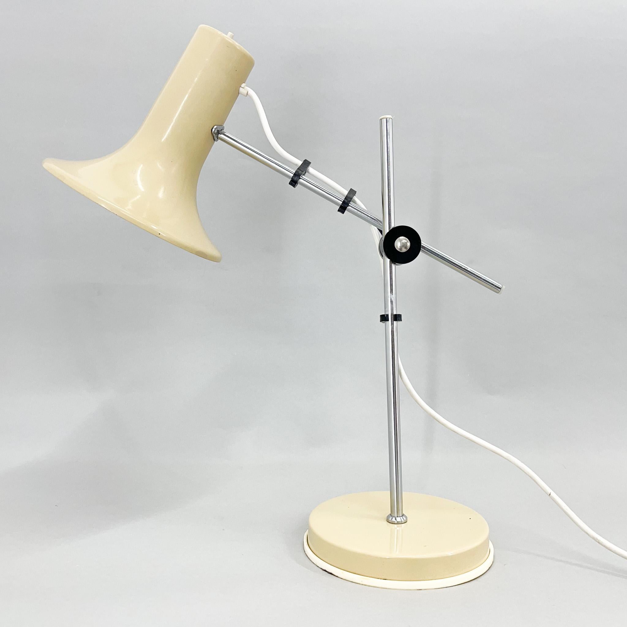 1970s Adjustable Metal Table Lamp in Creamy Color, Hungary For Sale 6