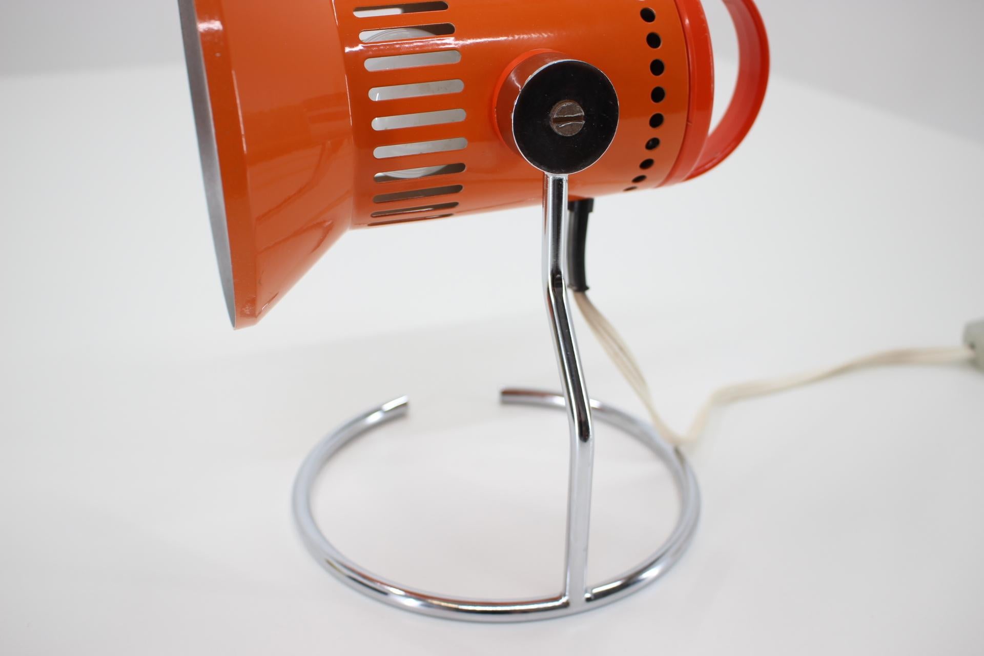 Métal Lampe de bureau orange réglable des années 1970, Tchécoslovaquie en vente