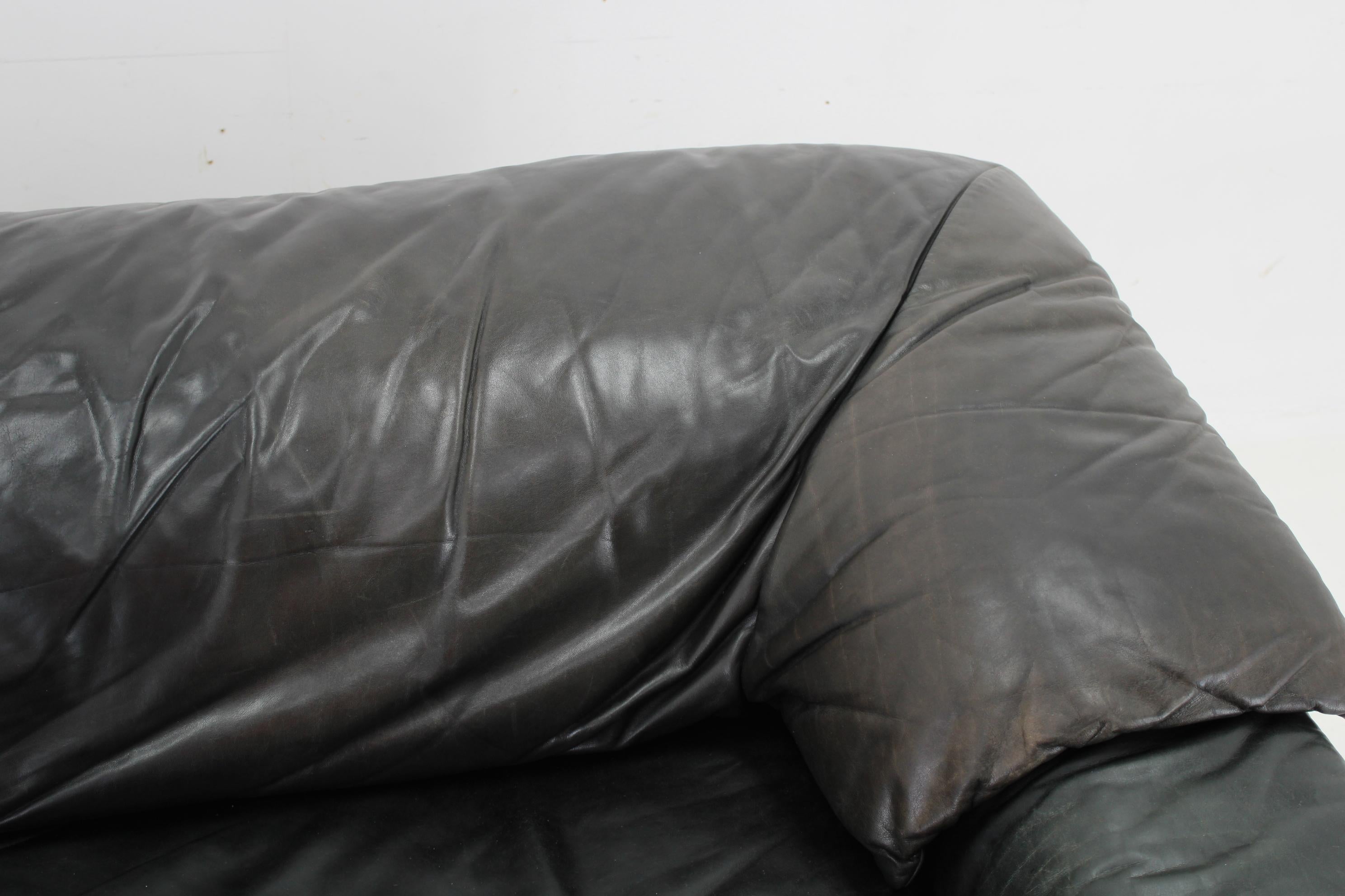 1970s Adjustable Wiener Werkstätte Brutalist Two-seater Leather Sofa 4