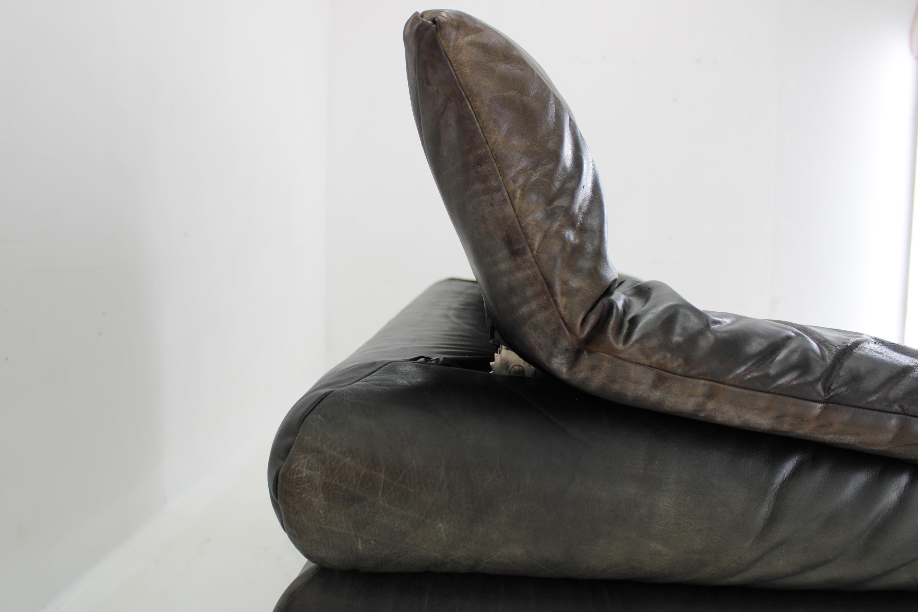 1970s Adjustable Wiener Werkstätte Brutalist Two-seater Leather Sofa 7