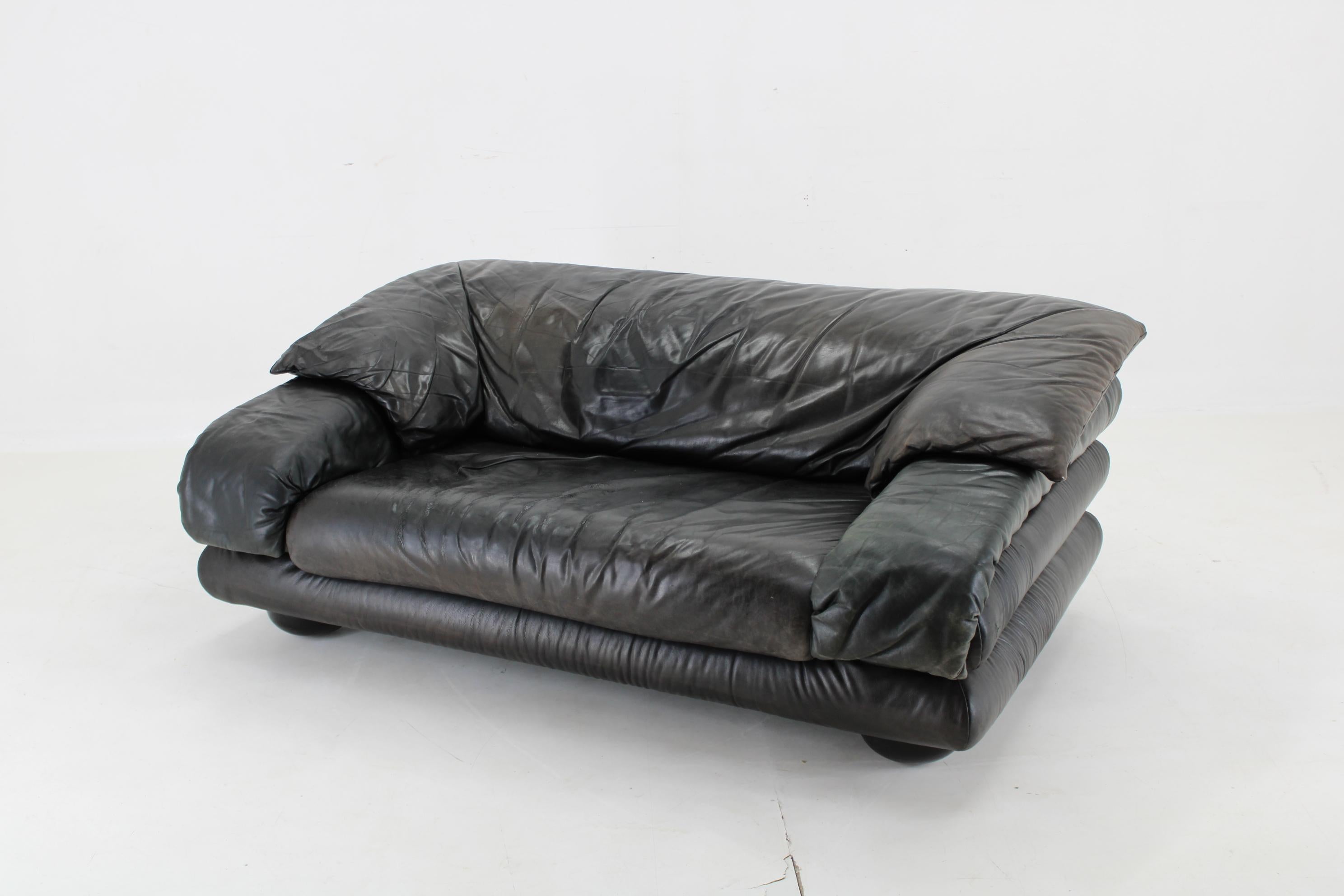 Mid-Century Modern 1970s Adjustable Wiener Werkstätte Brutalist Two-seater Leather Sofa