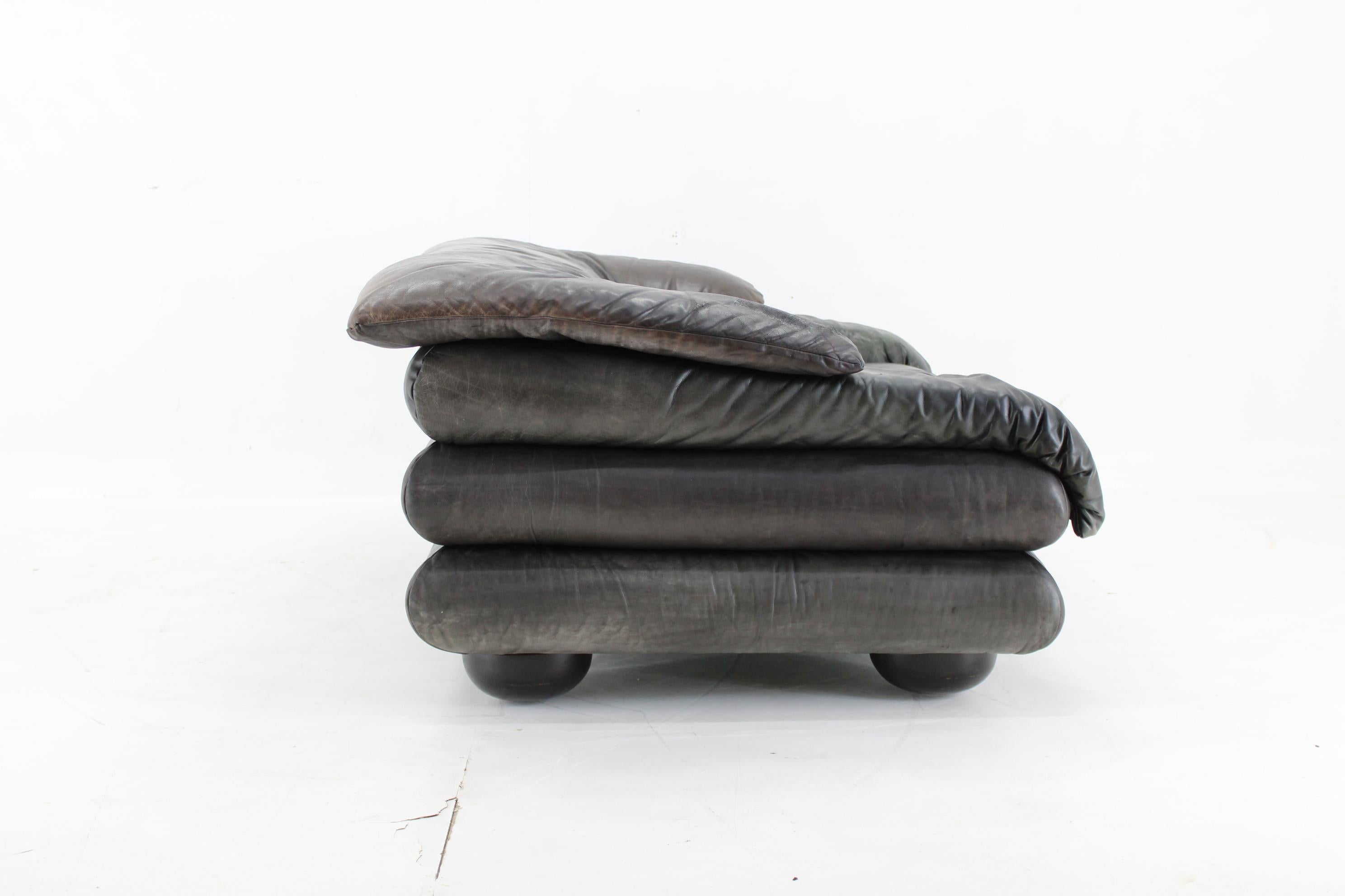 1970s Adjustable Wiener Werkstätte Brutalist Two-seater Leather Sofa 3
