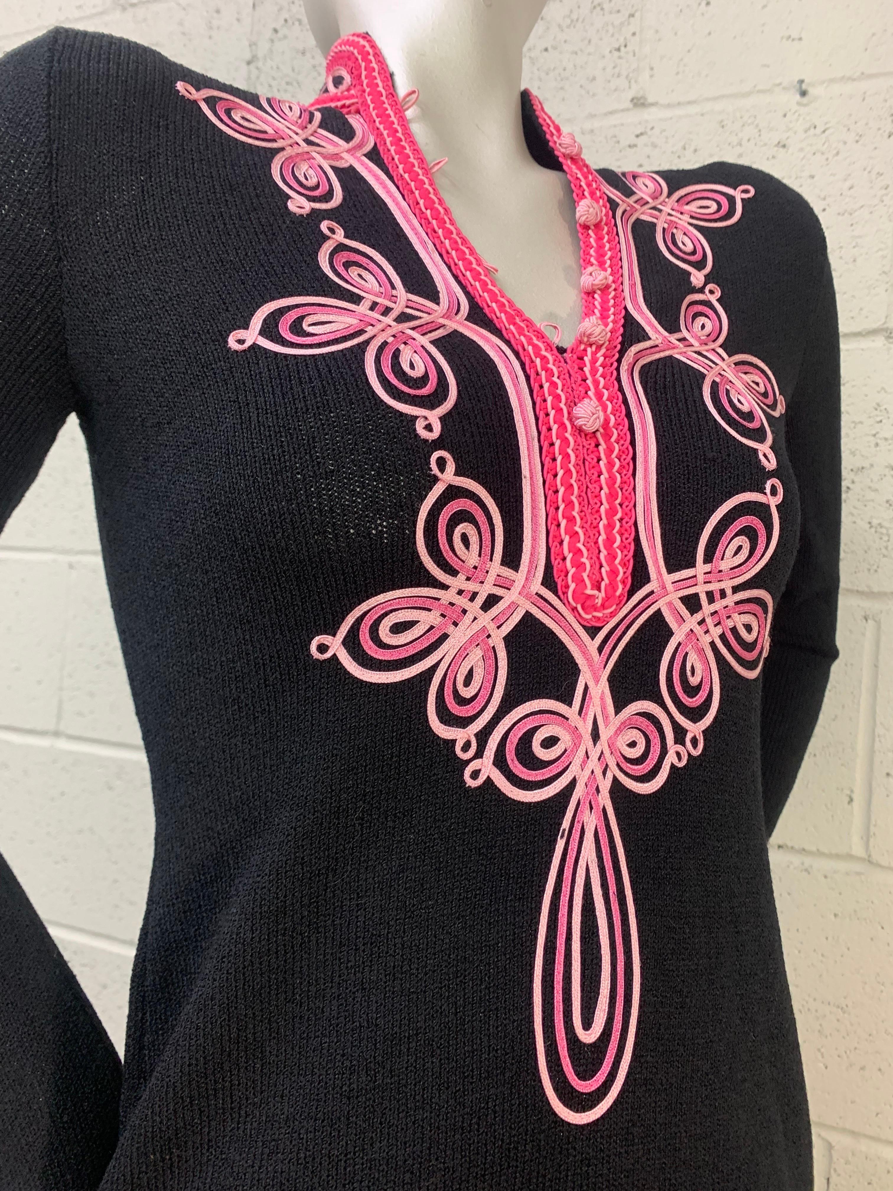 1970s Adolfo Black Knit Tunic Top w Pink Moroccan Ribbon Motifs at Neckline In Excellent Condition In Gresham, OR
