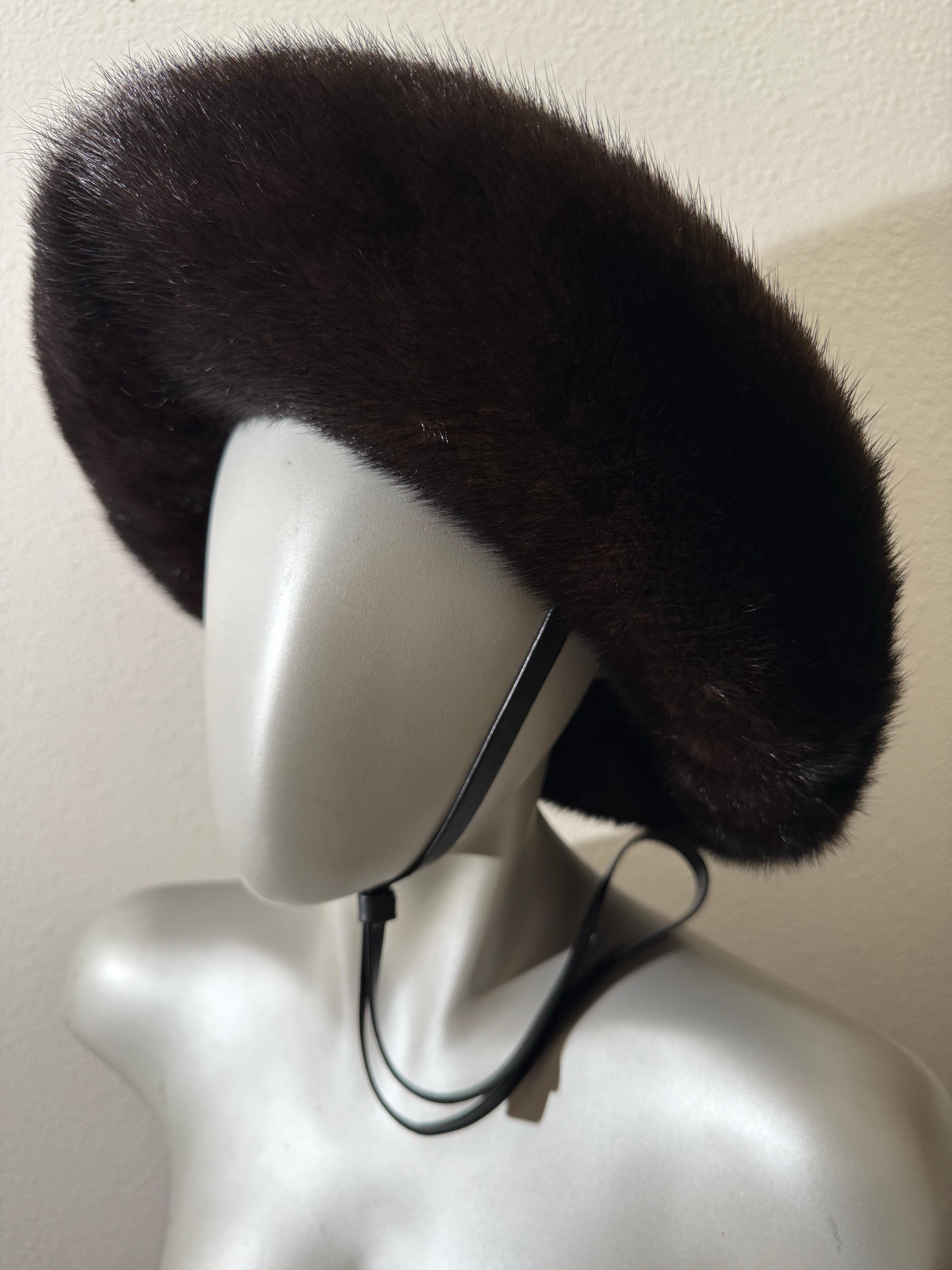 Cappello Fedora in visone del ranch scuro di Adolfo del 1970 con mentoniera regolabile in pelle in vendita 5