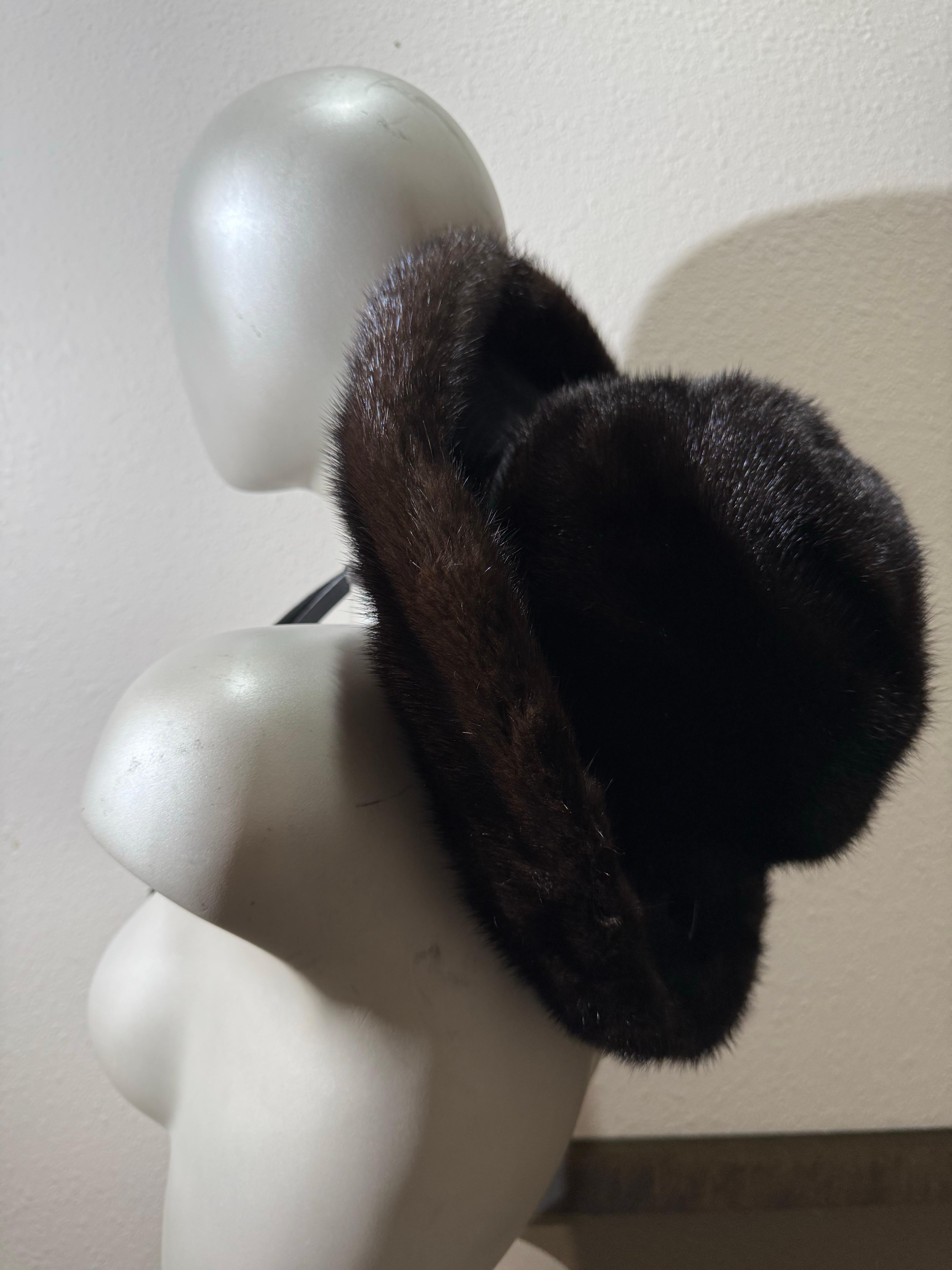 Cappello Fedora in visone del ranch scuro di Adolfo del 1970 con mentoniera regolabile in pelle in vendita 6