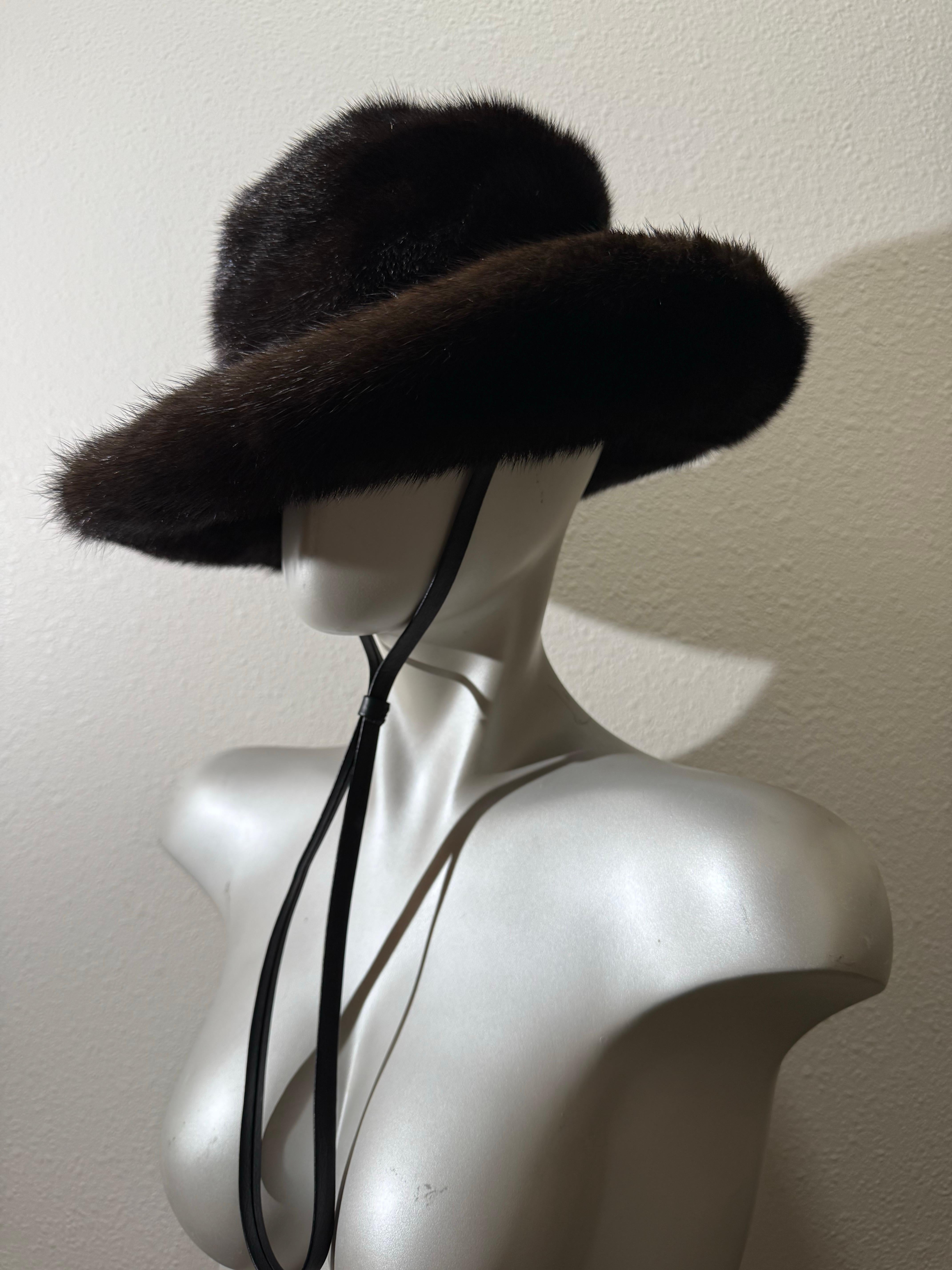 Cappello Fedora in visone del ranch scuro di Adolfo del 1970 con mentoniera regolabile in pelle In condizioni ottime in vendita a Gresham, OR