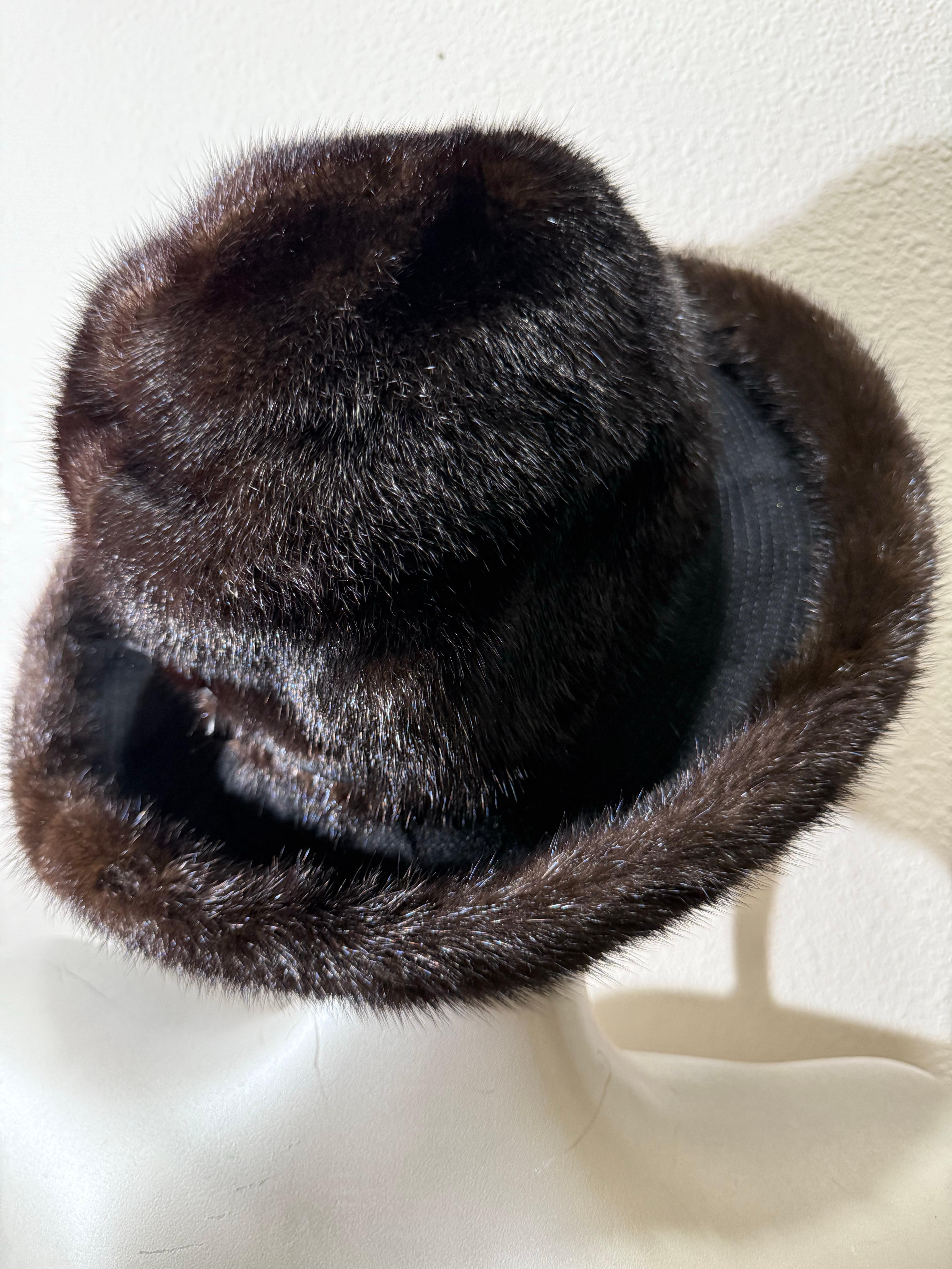 Cappello Fedora in visone del ranch scuro di Adolfo del 1970 con mentoniera regolabile in pelle in vendita 3