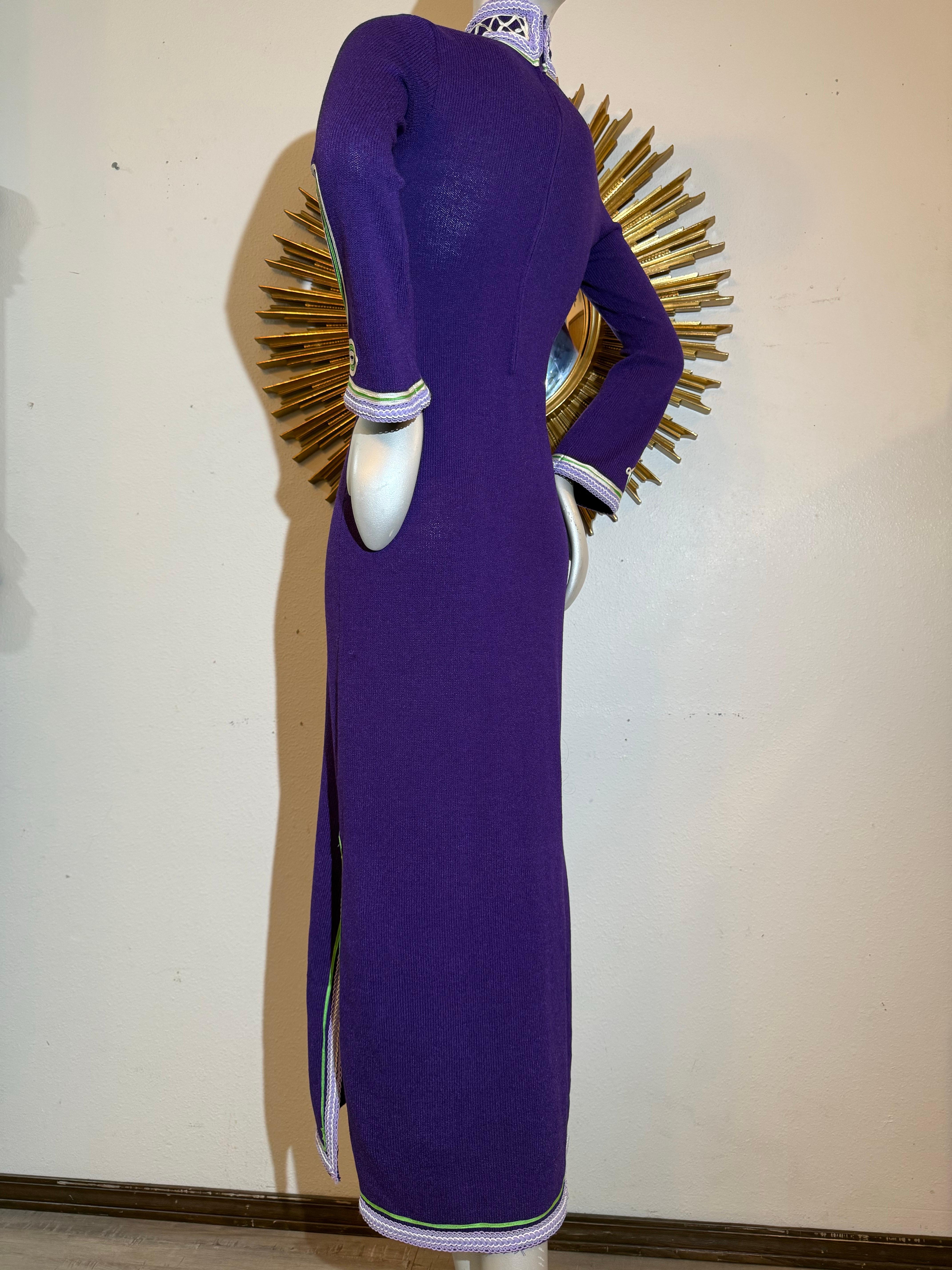Caftano anni '70 di Adolfo a doppia maglia in lana e rayon viola reale con intrecci a nastro in vendita 4