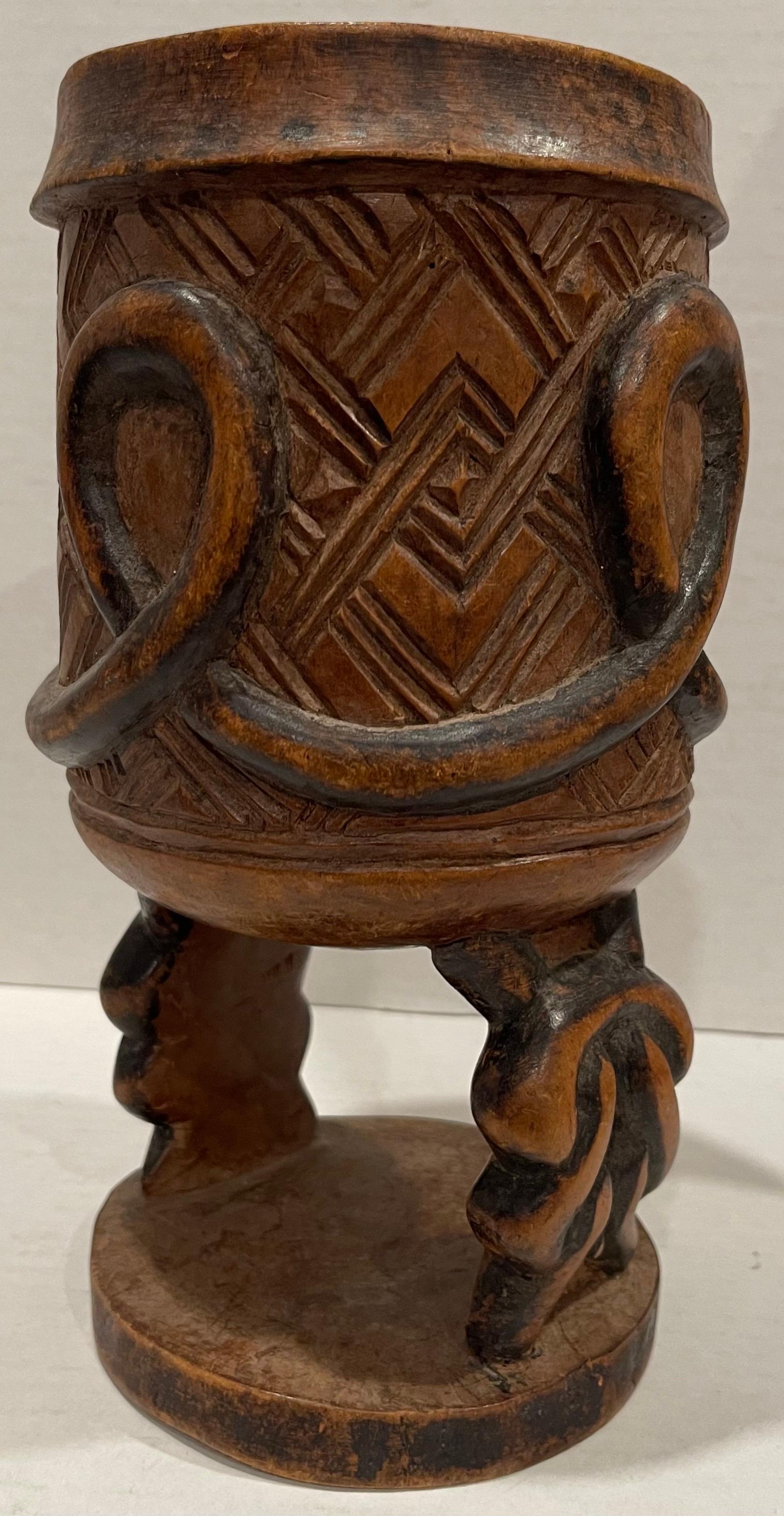 Africain Coupe de cérémonie africaine en bois sculpté des années 1970 en vente
