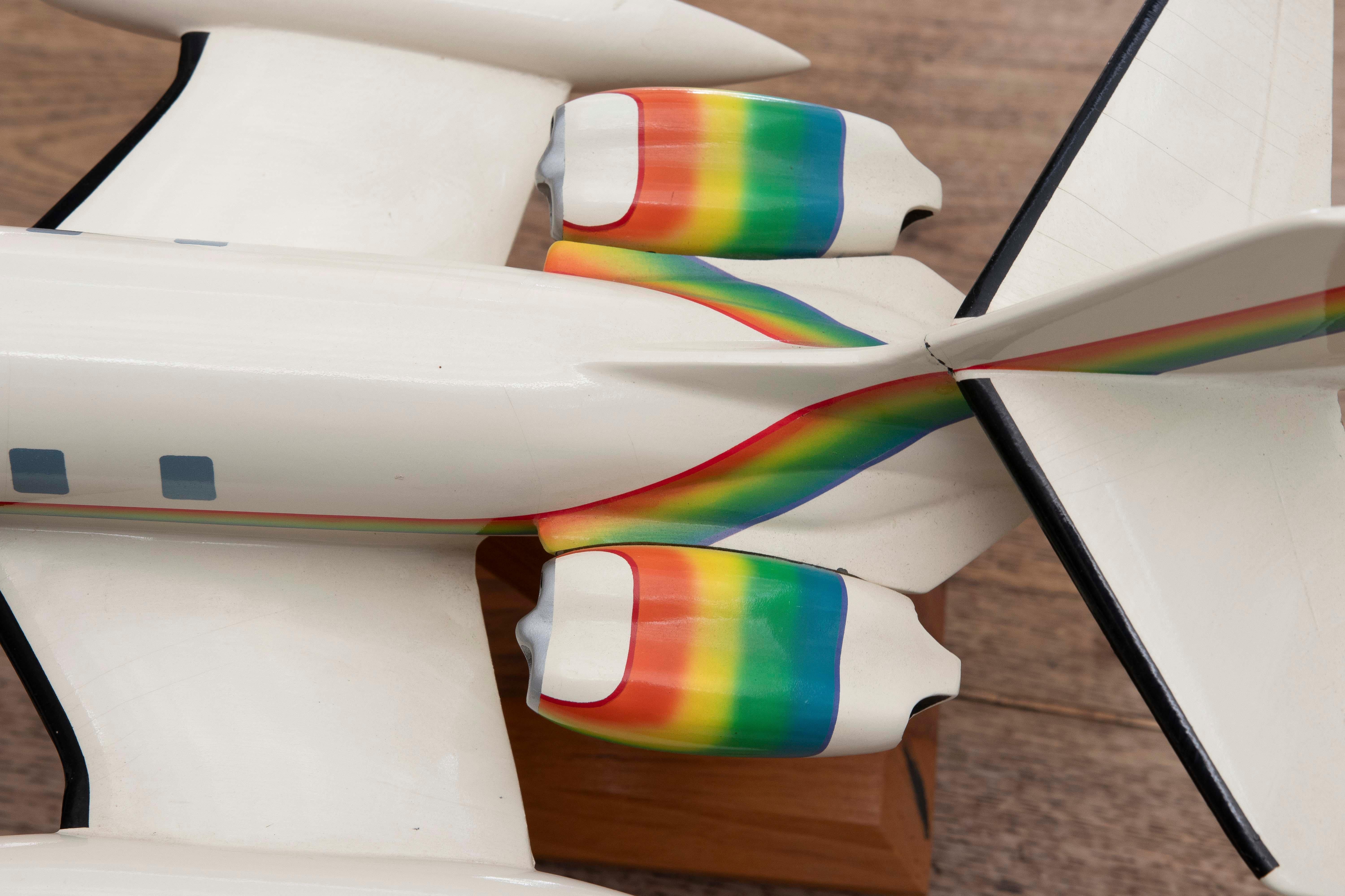 Modèle d'avion des années 1970 en résine laquée de la Maison Micro West INC en vente 5