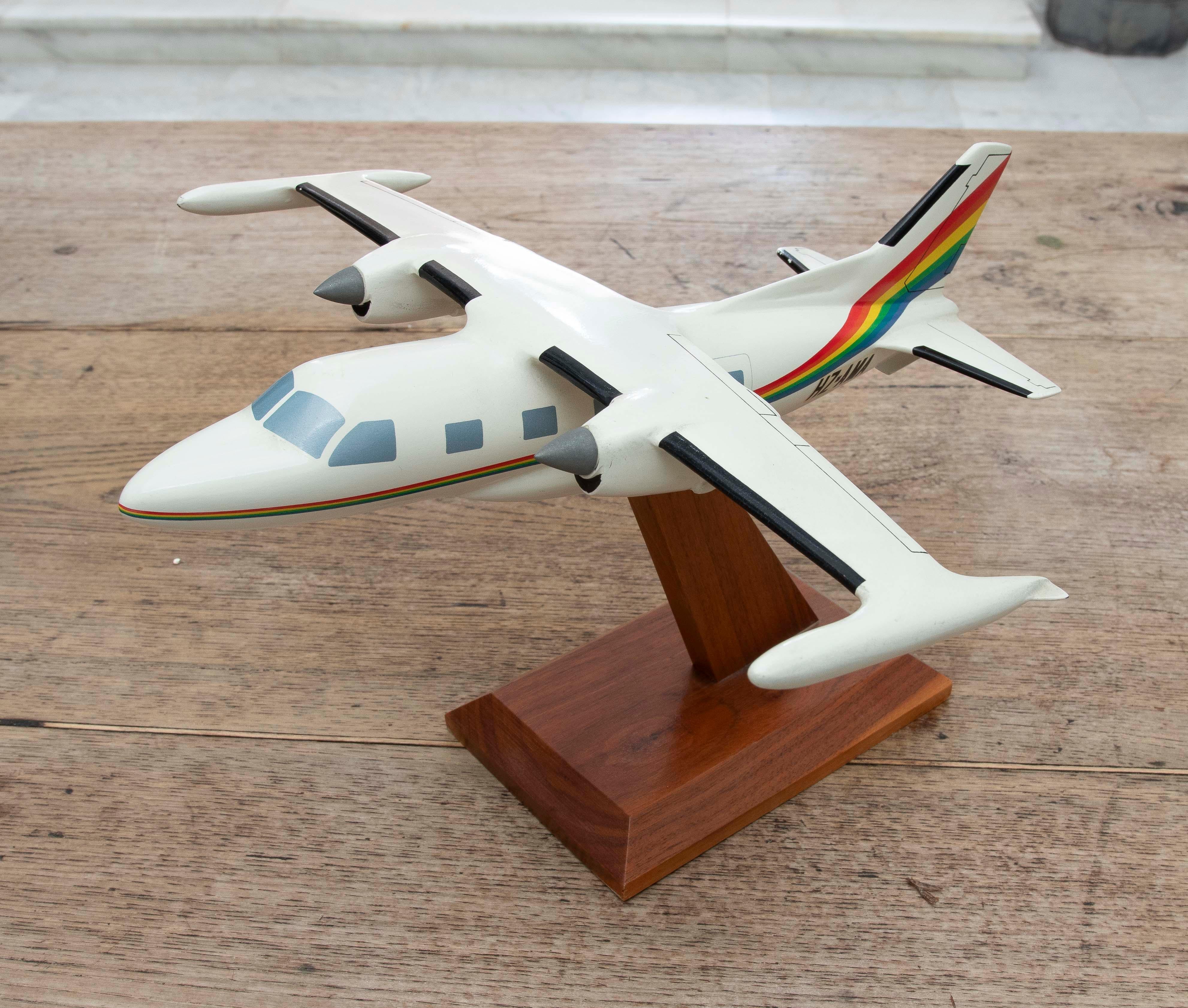 Laqué Modèle d'avion des années 1970 en résine laquée de la Maison Micro West INC en vente