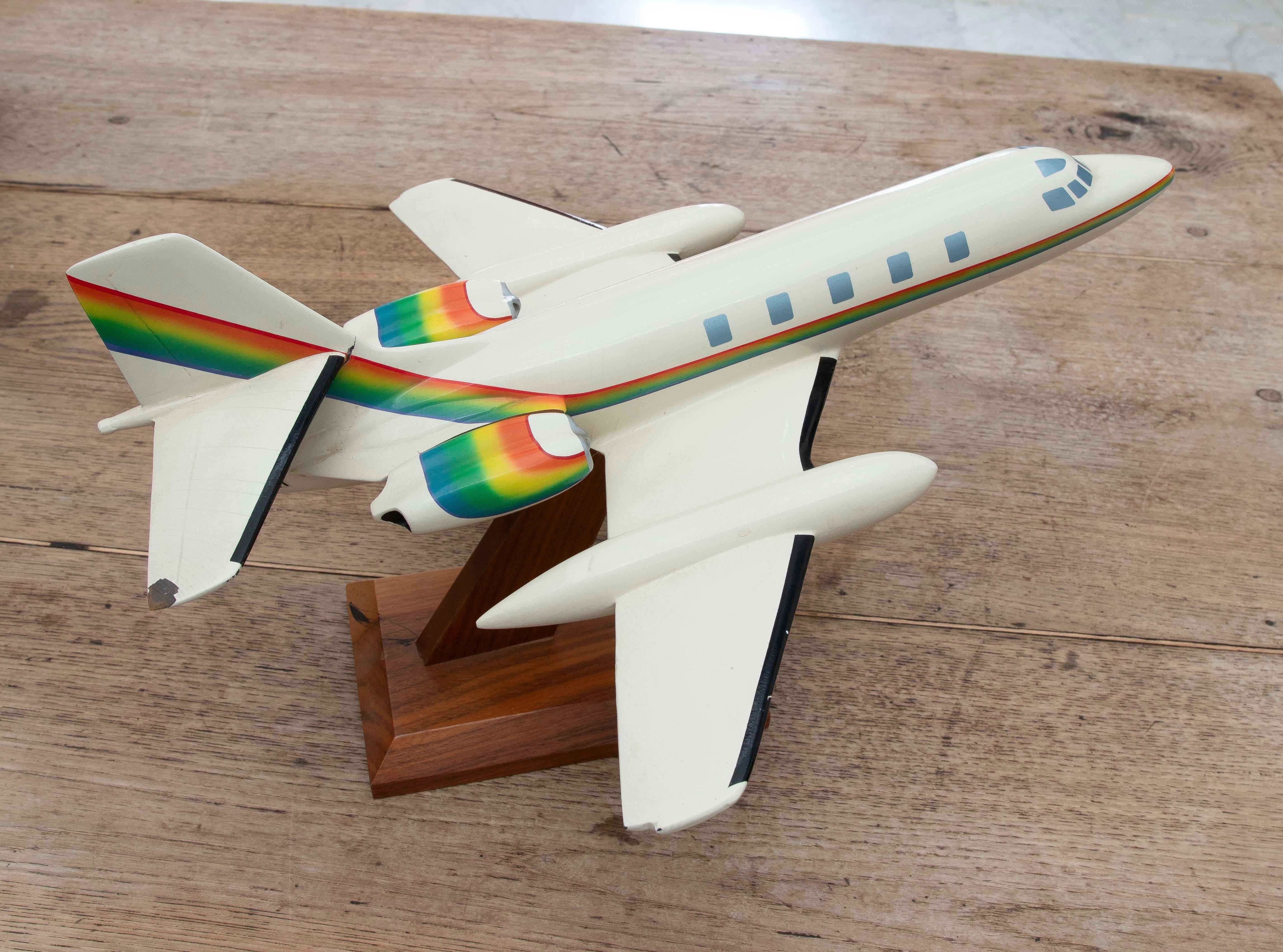 Résine Modèle d'avion des années 1970 en résine laquée de la Maison Micro West INC en vente