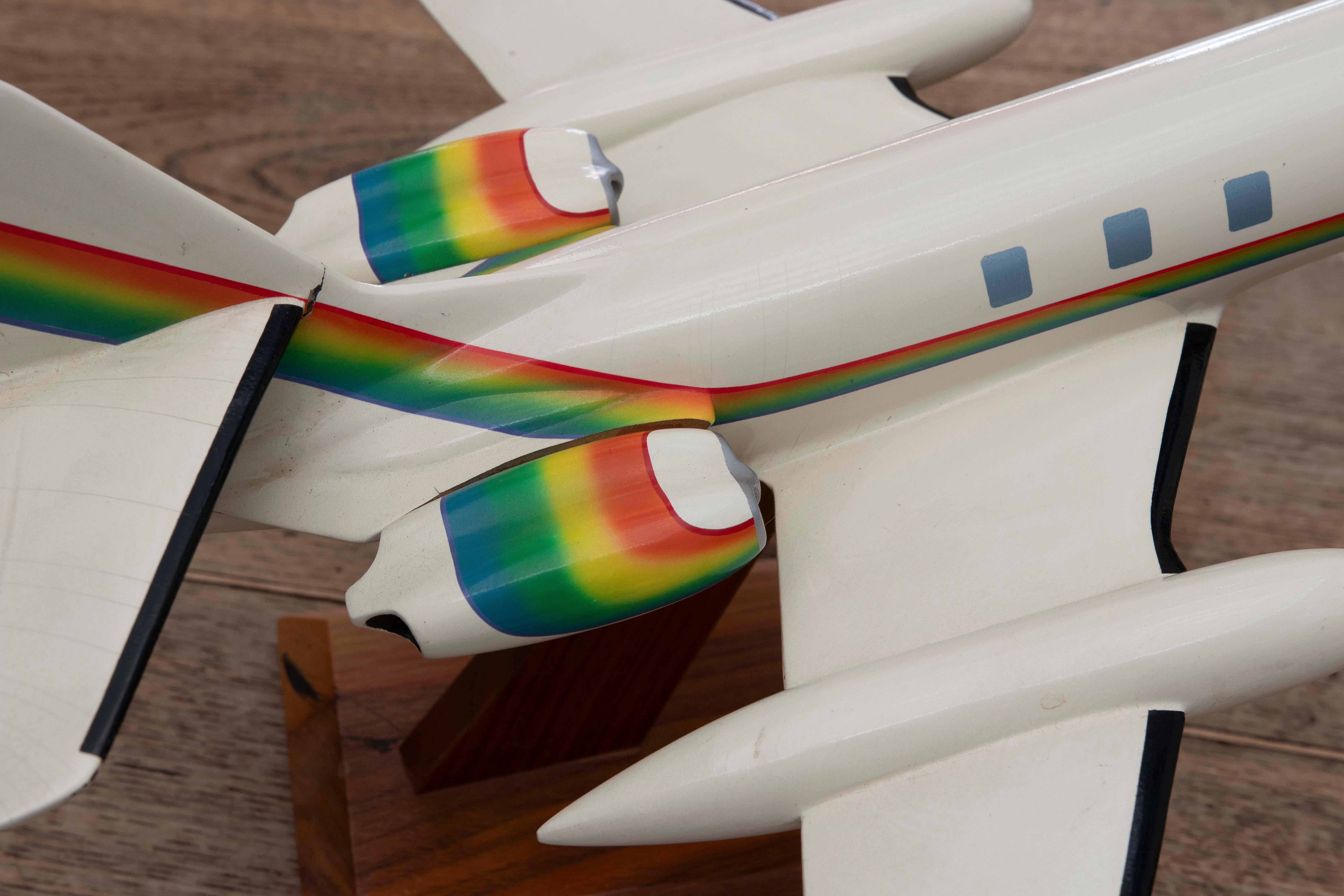 Modèle d'avion des années 1970 en résine laquée de la Maison Micro West INC en vente 1