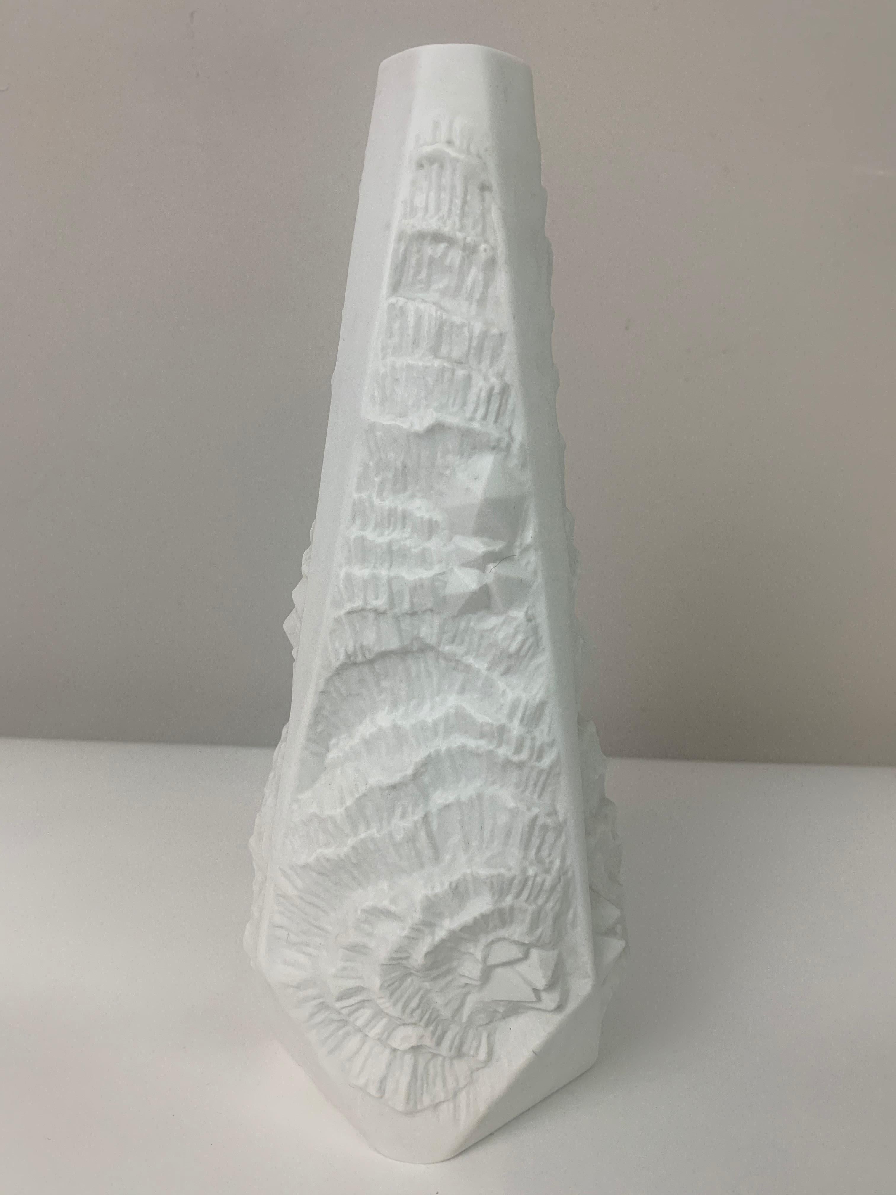 1970s AK Kaiser German Op Art White Fossil Bisque Matt Porcelain Vase No 274 3