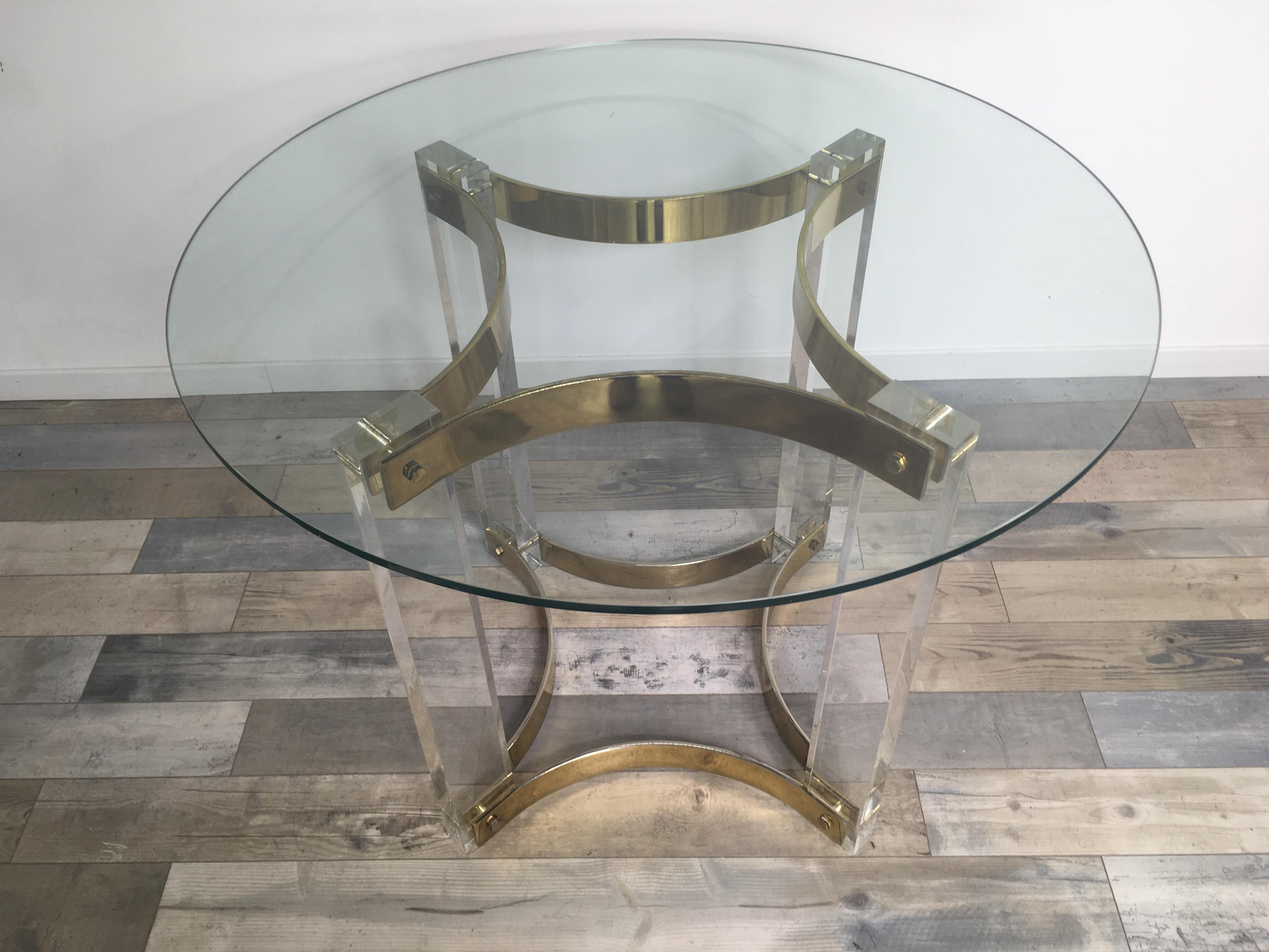 1970 Alessandro Albrizzi Italian Design Round Glass Brass Plexi Pedestal Table en vente 5