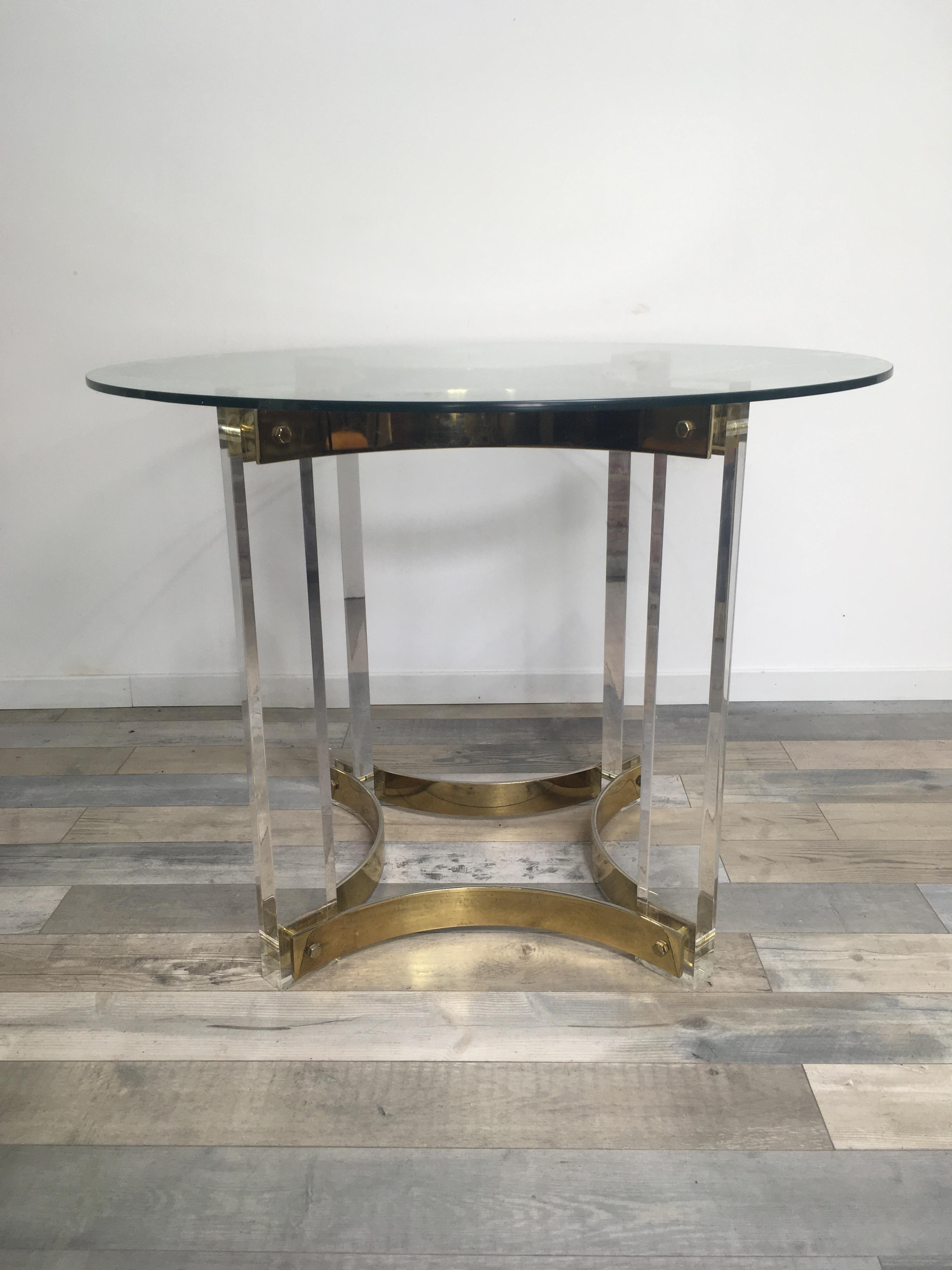 European 1970s Alessandro Albrizzi Italian Design Round Glass Brass Plexi Pedestal Table For Sale