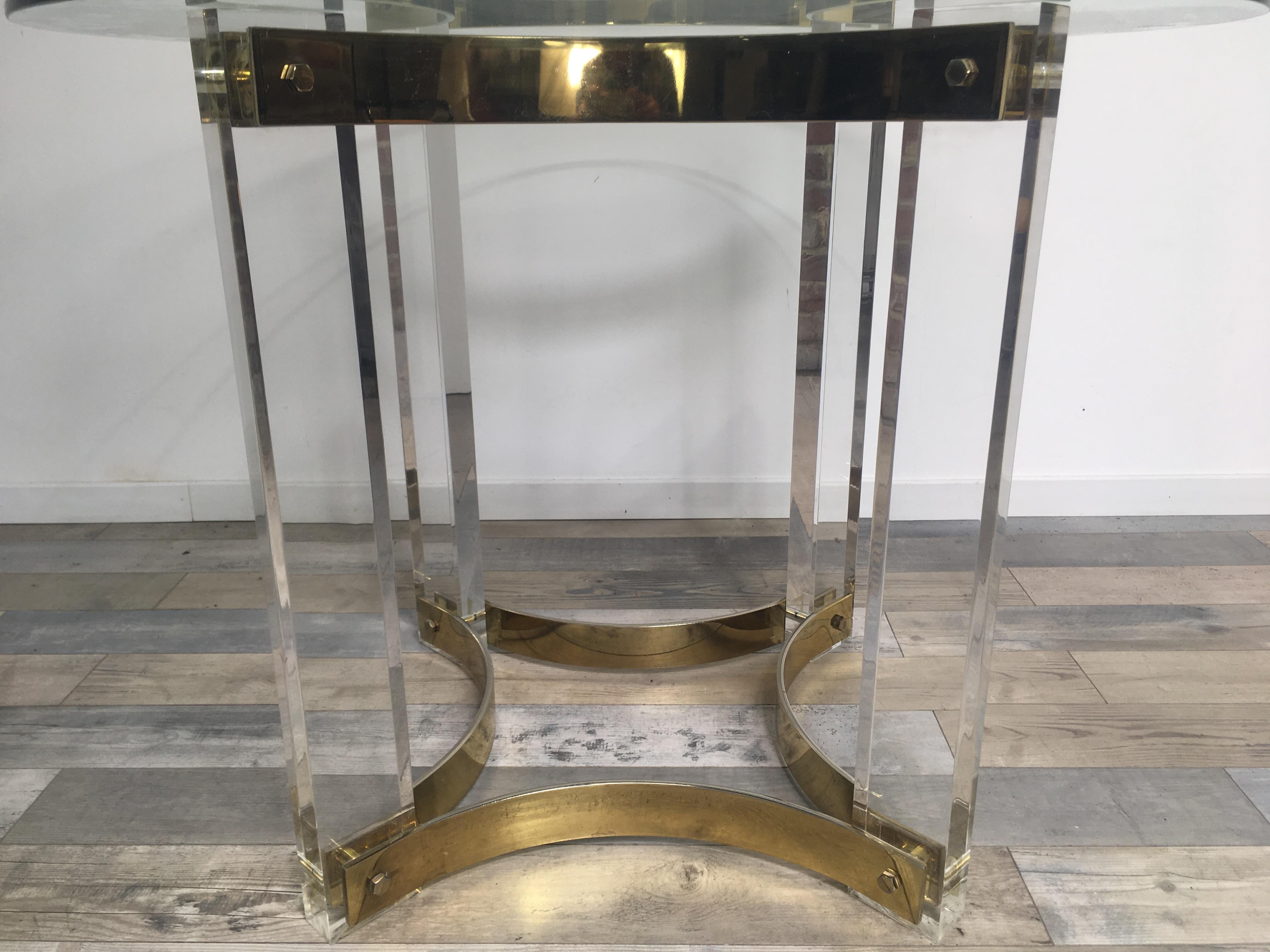 1970 Alessandro Albrizzi Italian Design Round Glass Brass Plexi Pedestal Table Bon état - En vente à Tourcoing, FR