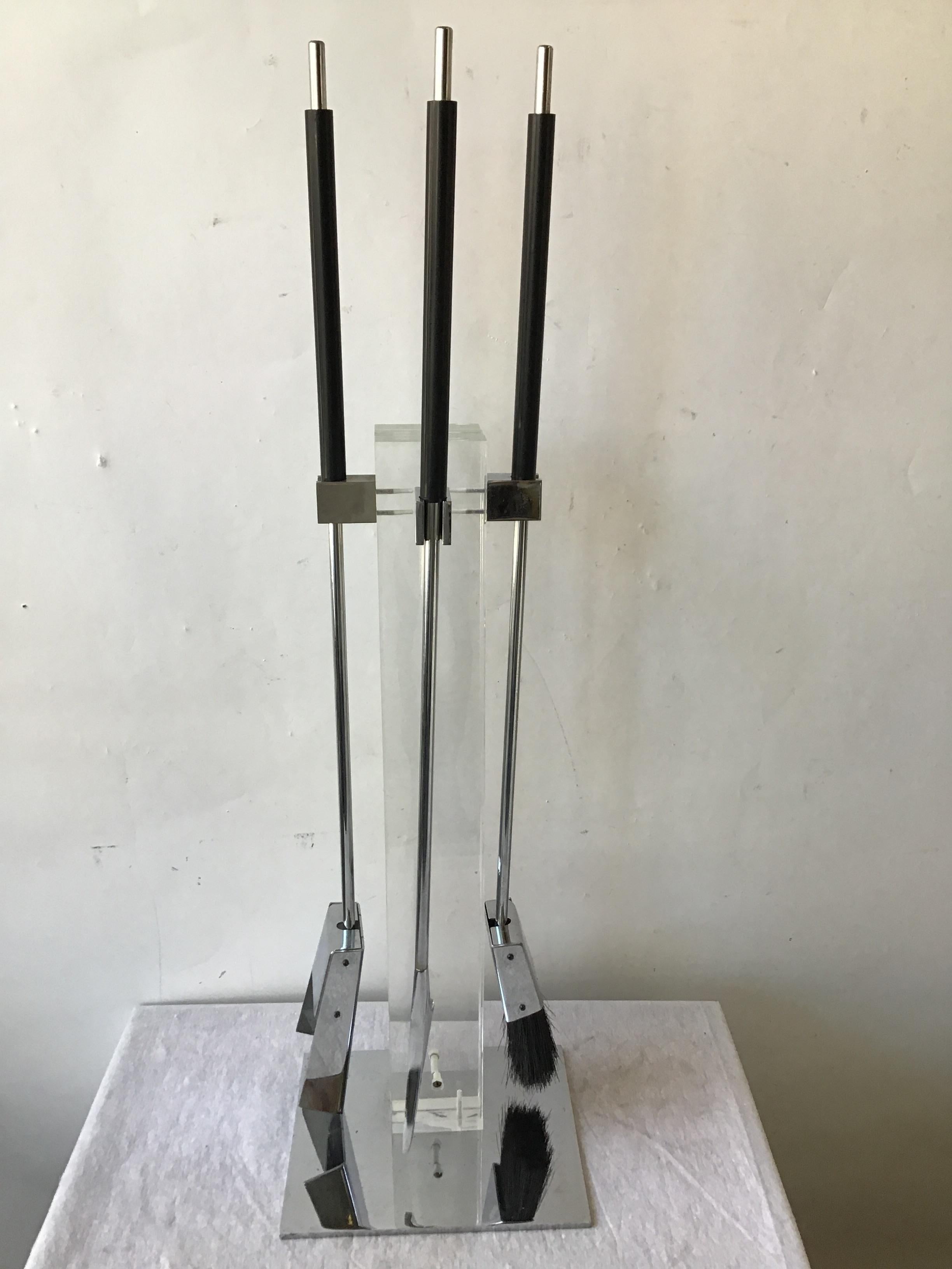 1970s Alessandro Albrizzi Lucite and Polished Chrome Fireplace Tool Set In Fair Condition In Tarrytown, NY
