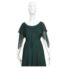 Grünes Seidenchiffonkleid von Alfred Bosand aus den 1970er Jahren mit Taschentuchsaum