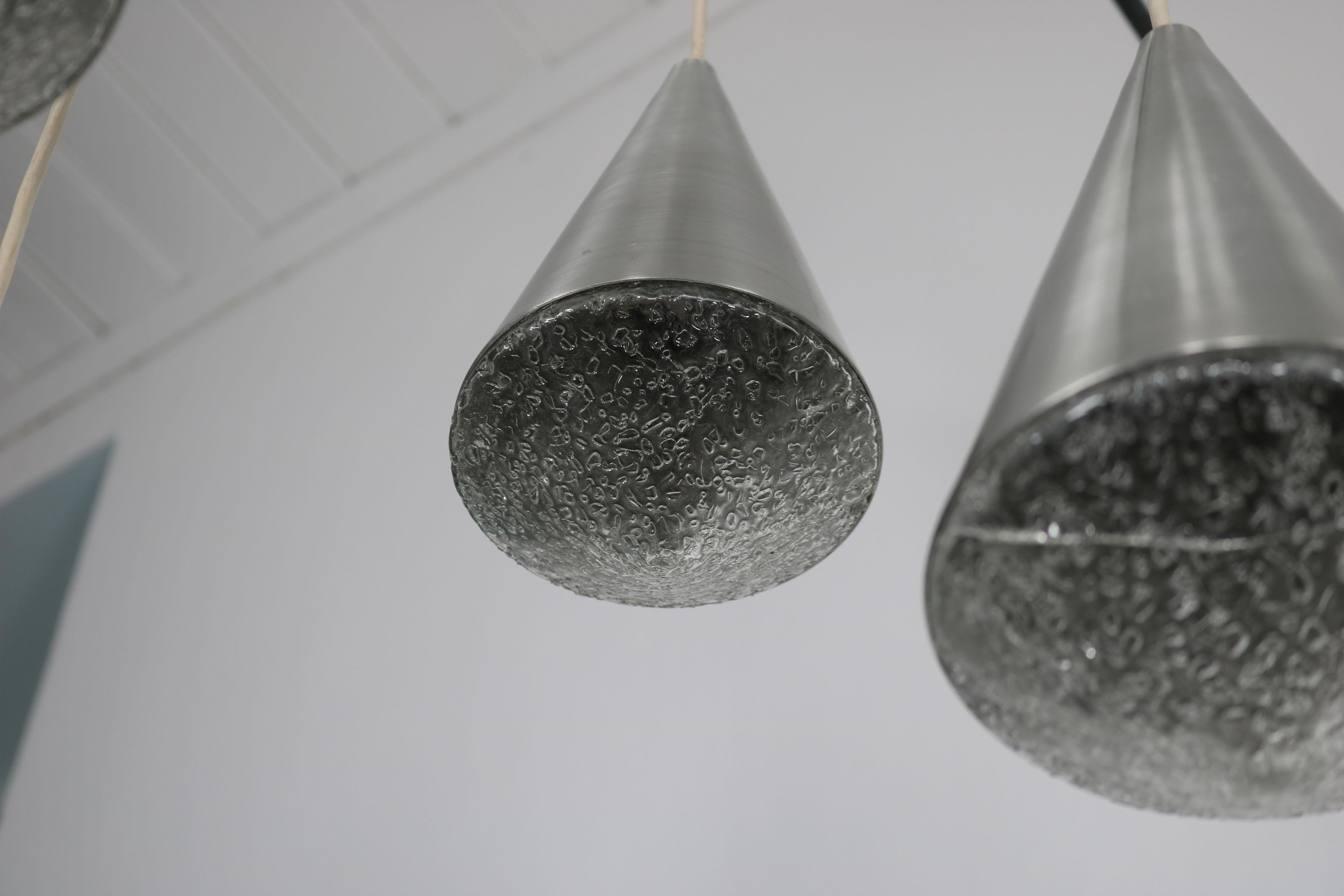 Lampada a sospensione a cascata in alluminio con vetro di cristallo, Germania, anni '70 in vendita 3