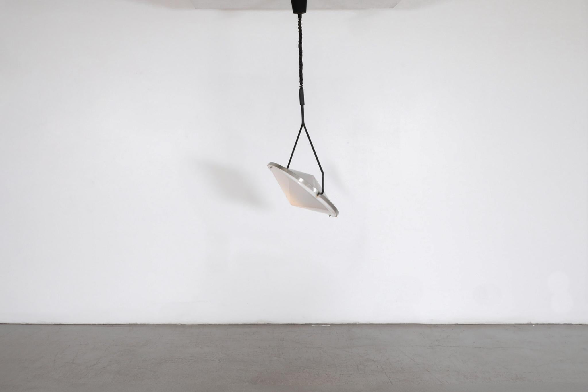 Plafonnier 'Kompas' en aluminium et plexiglas des années 1970, RAAK en vente 4
