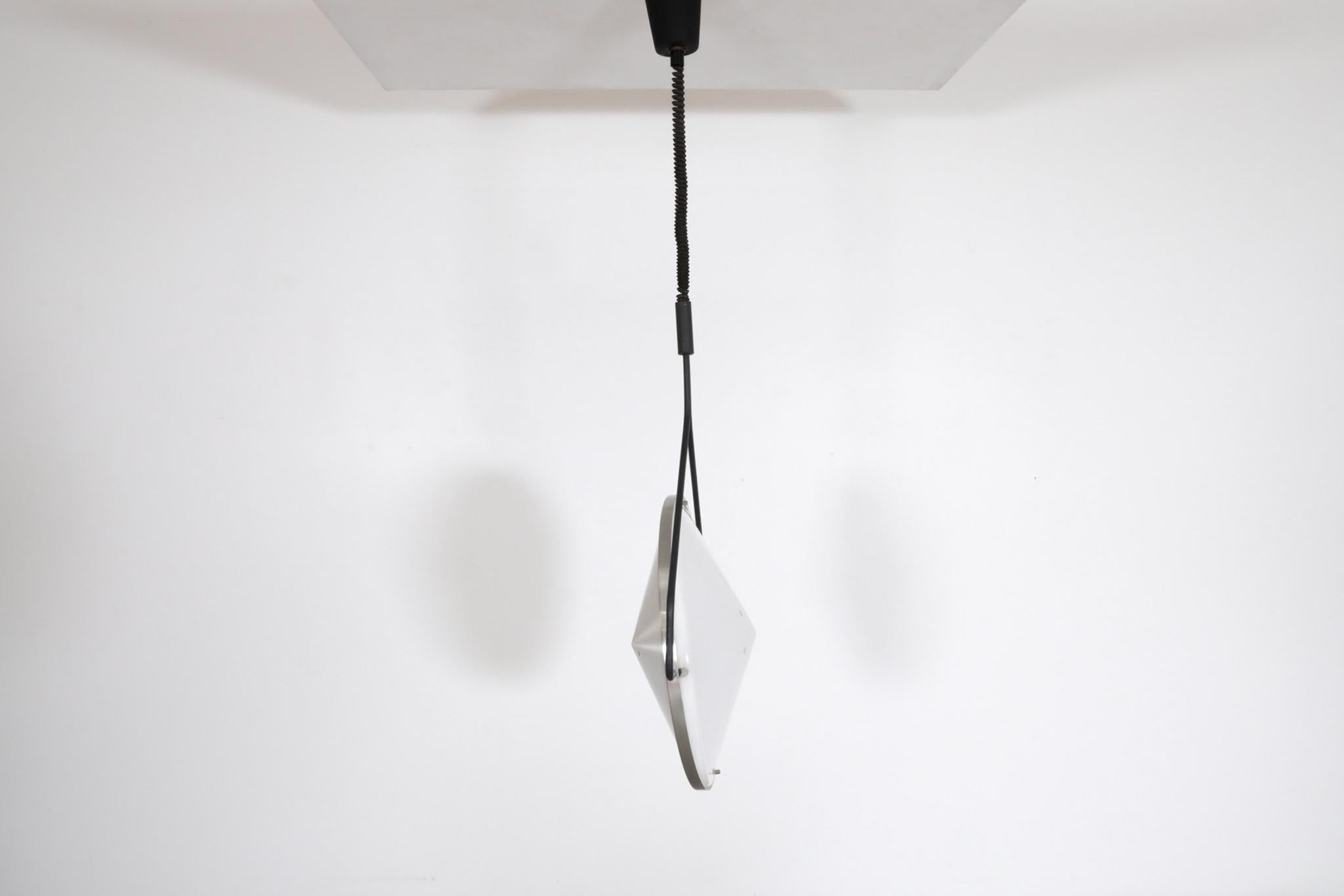 Plafonnier 'Kompas' en aluminium et plexiglas des années 1970, RAAK en vente 7