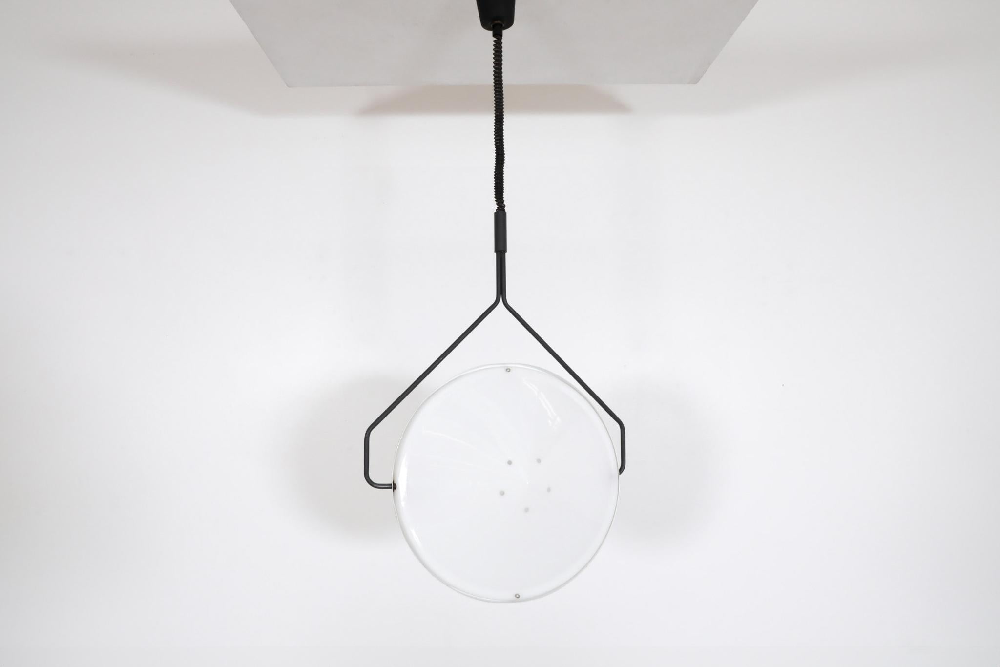 Plafonnier 'Kompas' en aluminium et plexiglas des années 1970, RAAK en vente 8