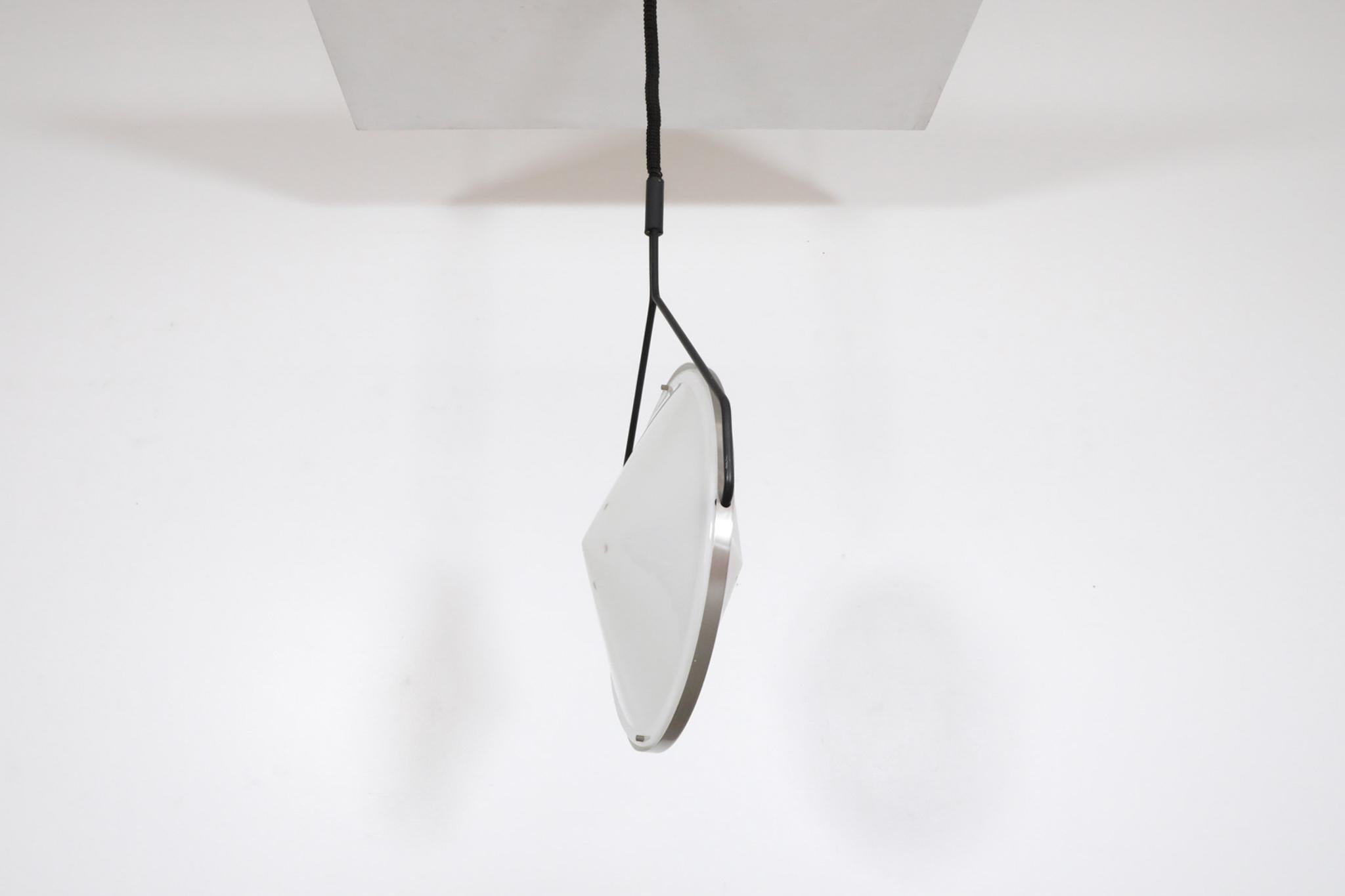 Plafonnier 'Kompas' en aluminium et plexiglas des années 1970, RAAK en vente 9