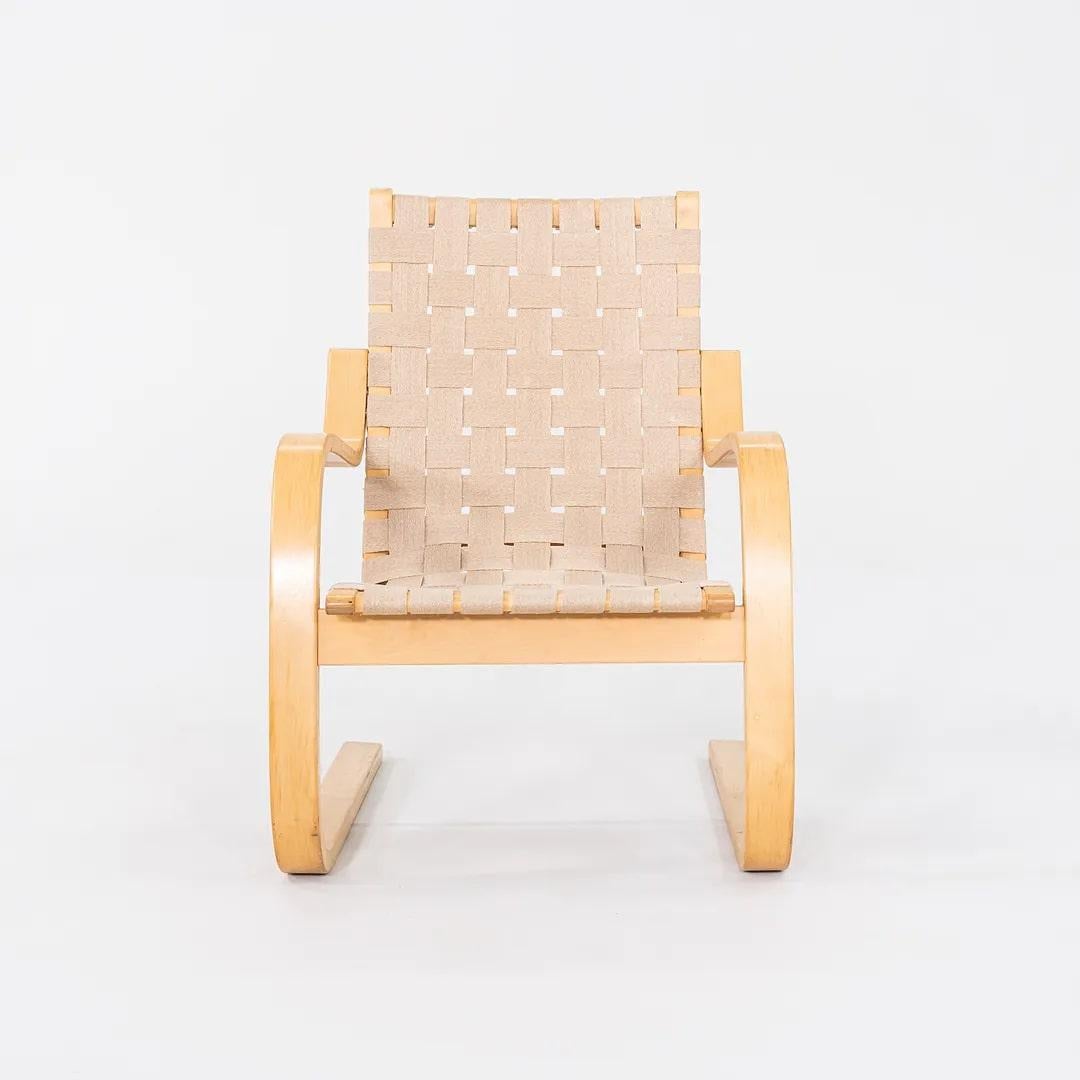 Alvar Aalto e Aino Aalto per Artek / ICF 406 Lounge Chair in Beeche con fettuccia degli anni '70 in vendita 5