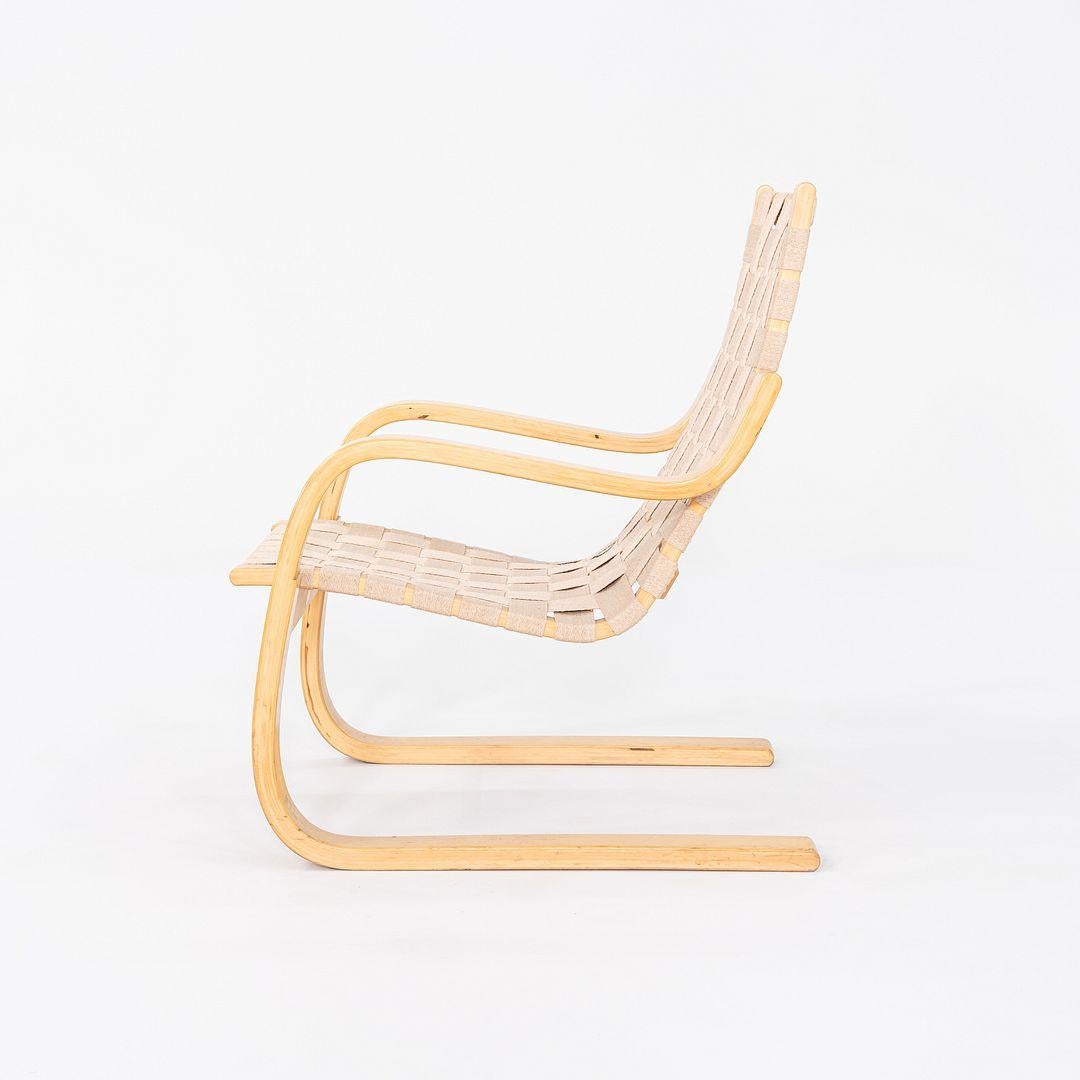 Moderno Alvar Aalto e Aino Aalto per Artek / ICF 406 Lounge Chair in Beeche con fettuccia degli anni '70 in vendita