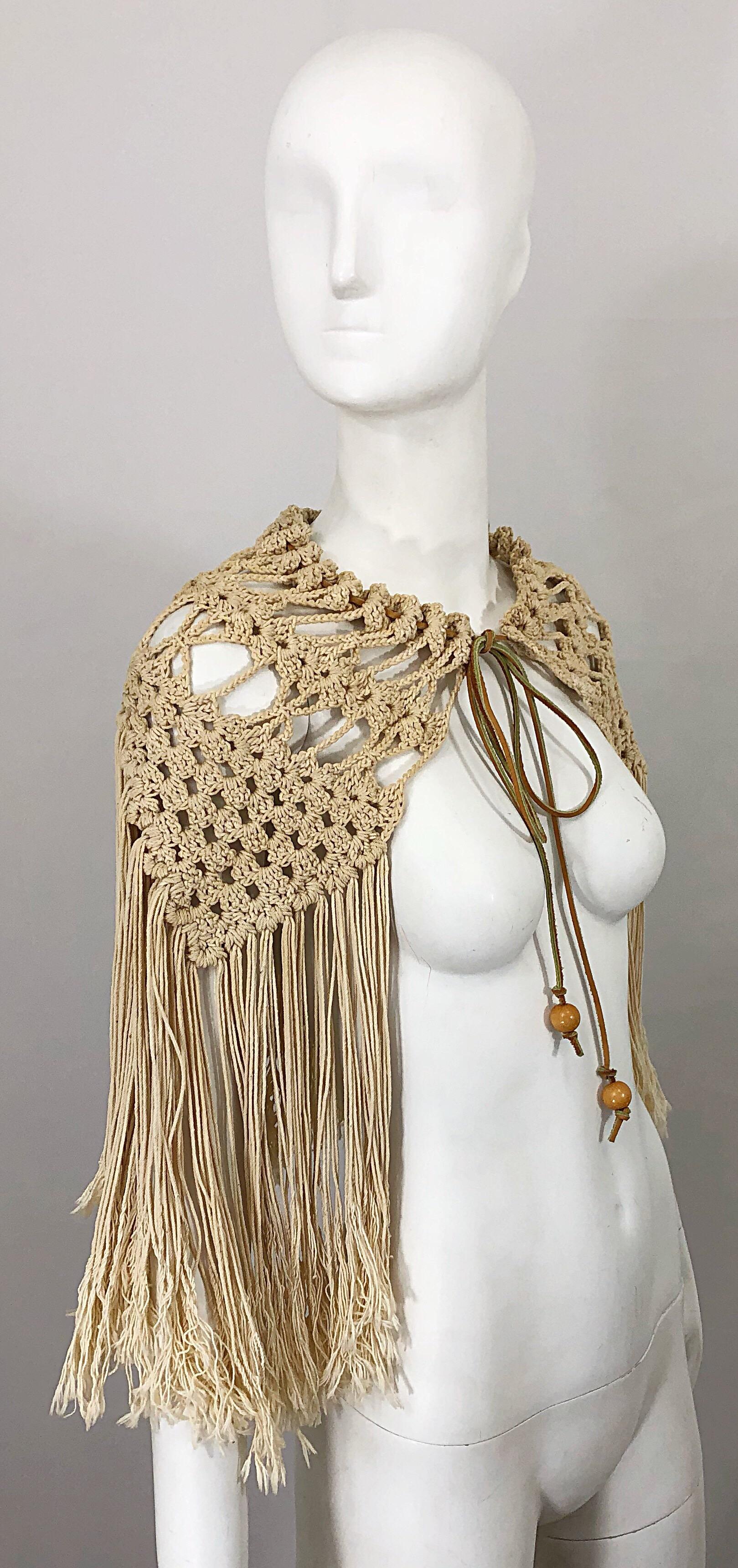 1970s Amazing Khaki Brown Boho Vintage 70s Crochet Fringe Belt Or Capelet Cape In Excellent Condition In San Diego, CA