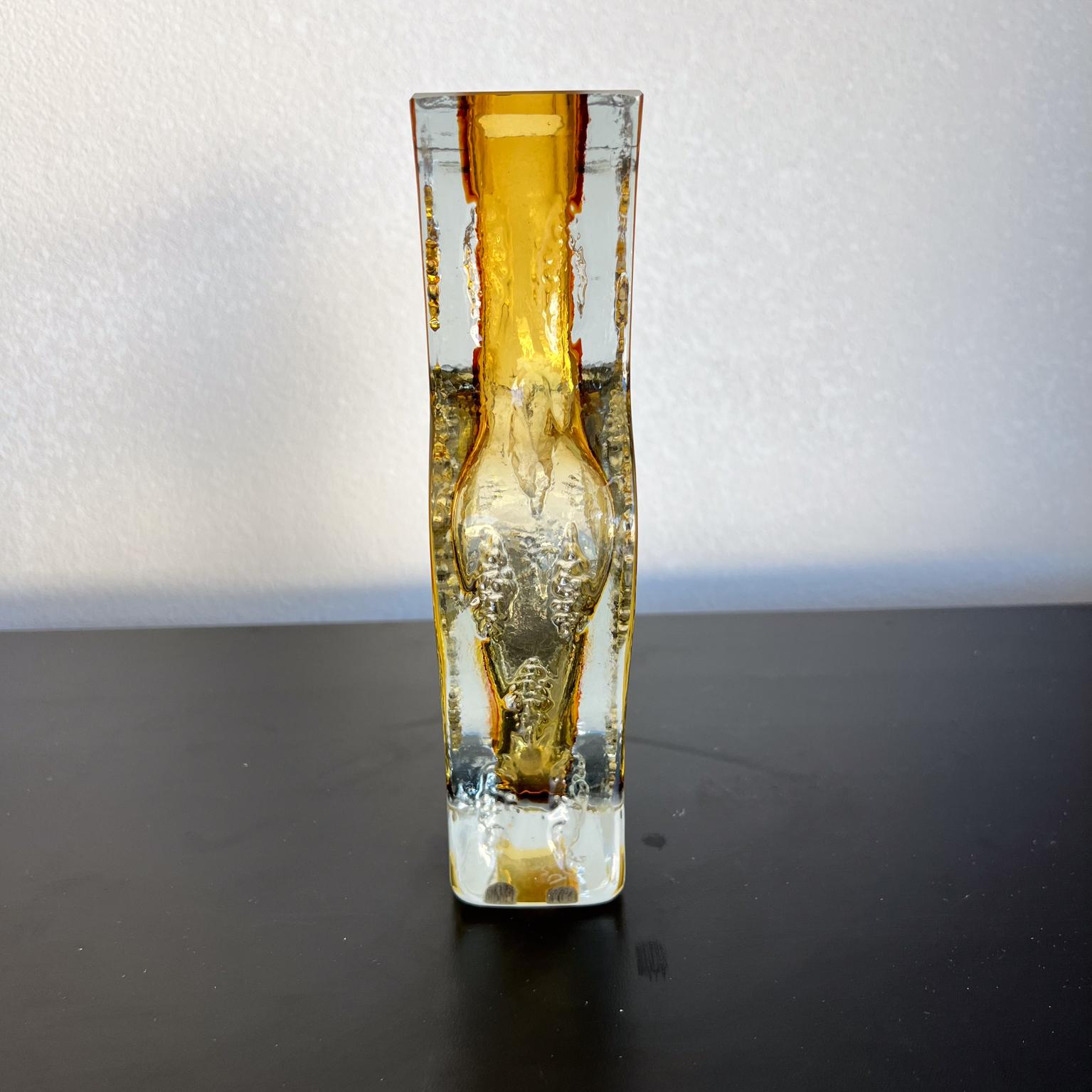 1970er Bernstein-Kunstglasvase Kurt Wokan für Ingrid Glashütte im Angebot 2