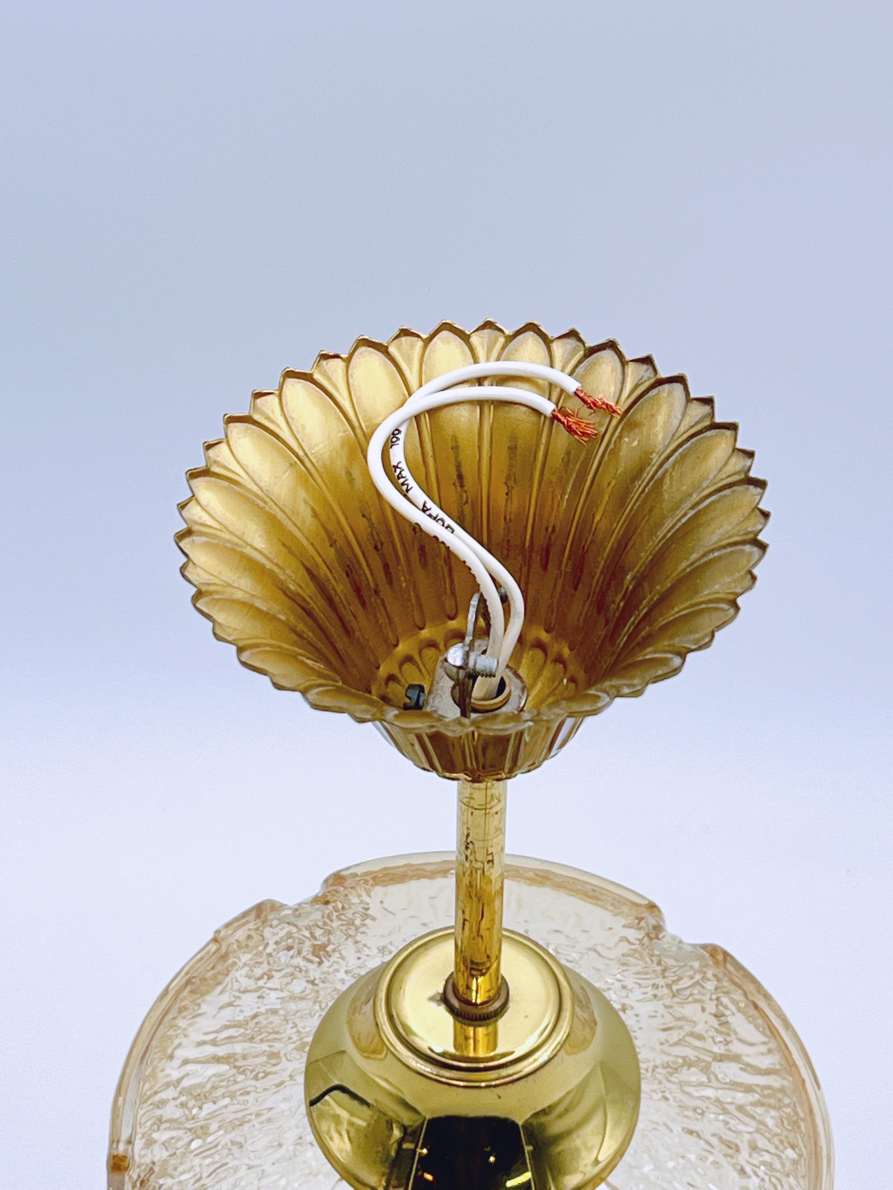 1970s Amber glass & brass pendant light In Good Condition For Sale In Skien, NO