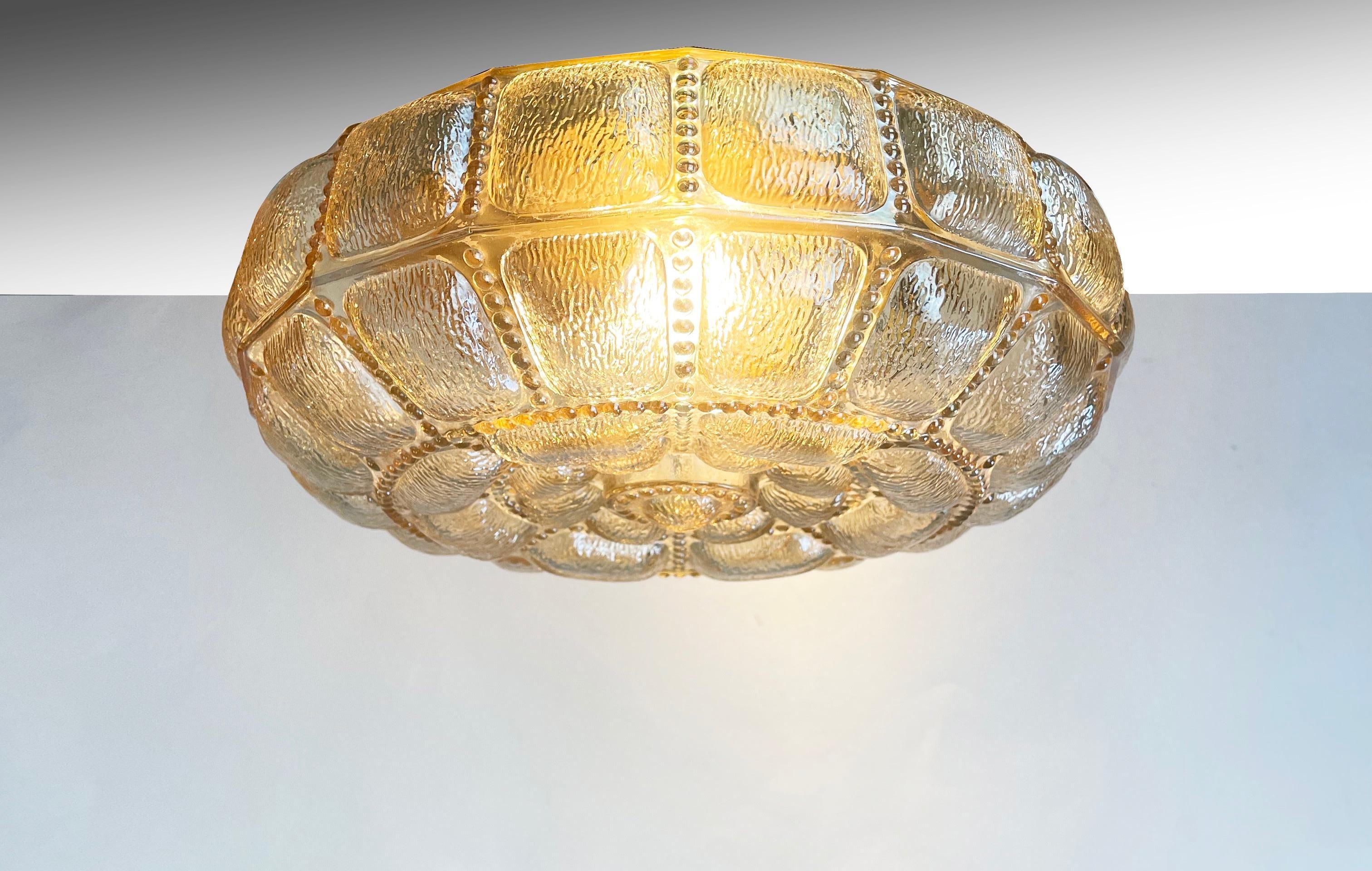 20ième siècle 1970 Amber Reflecting Puffy Bubble Cushion Glass Wall Light by Hustadt en vente