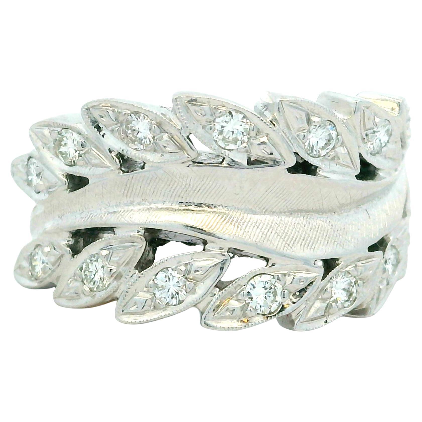1970er Jahre amerikanisch 14K Weißgold Diamant Laurel Leaf Bypass Ring, 0,80 Karat