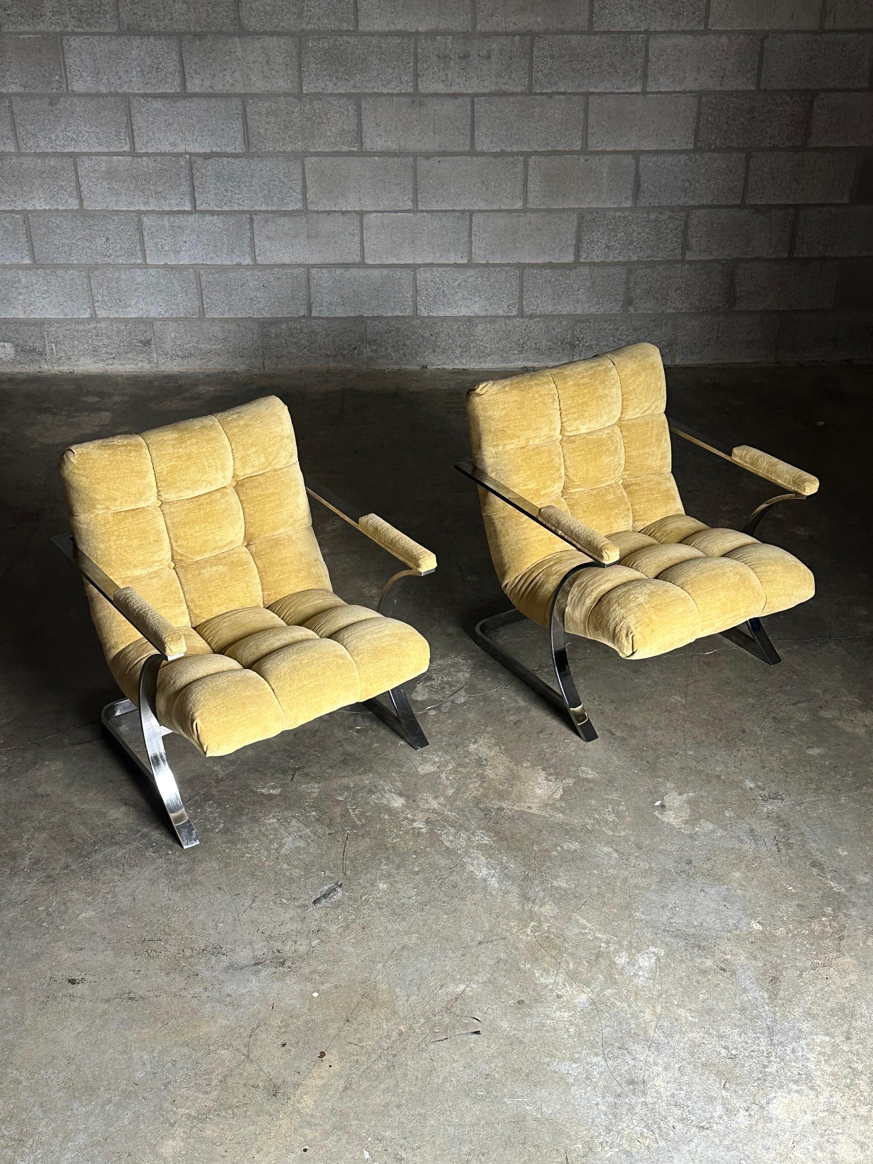 1970s American Designer Chrome Cantilevered Chairs After Milo Baughman In Good Condition In St.Petersburg, FL