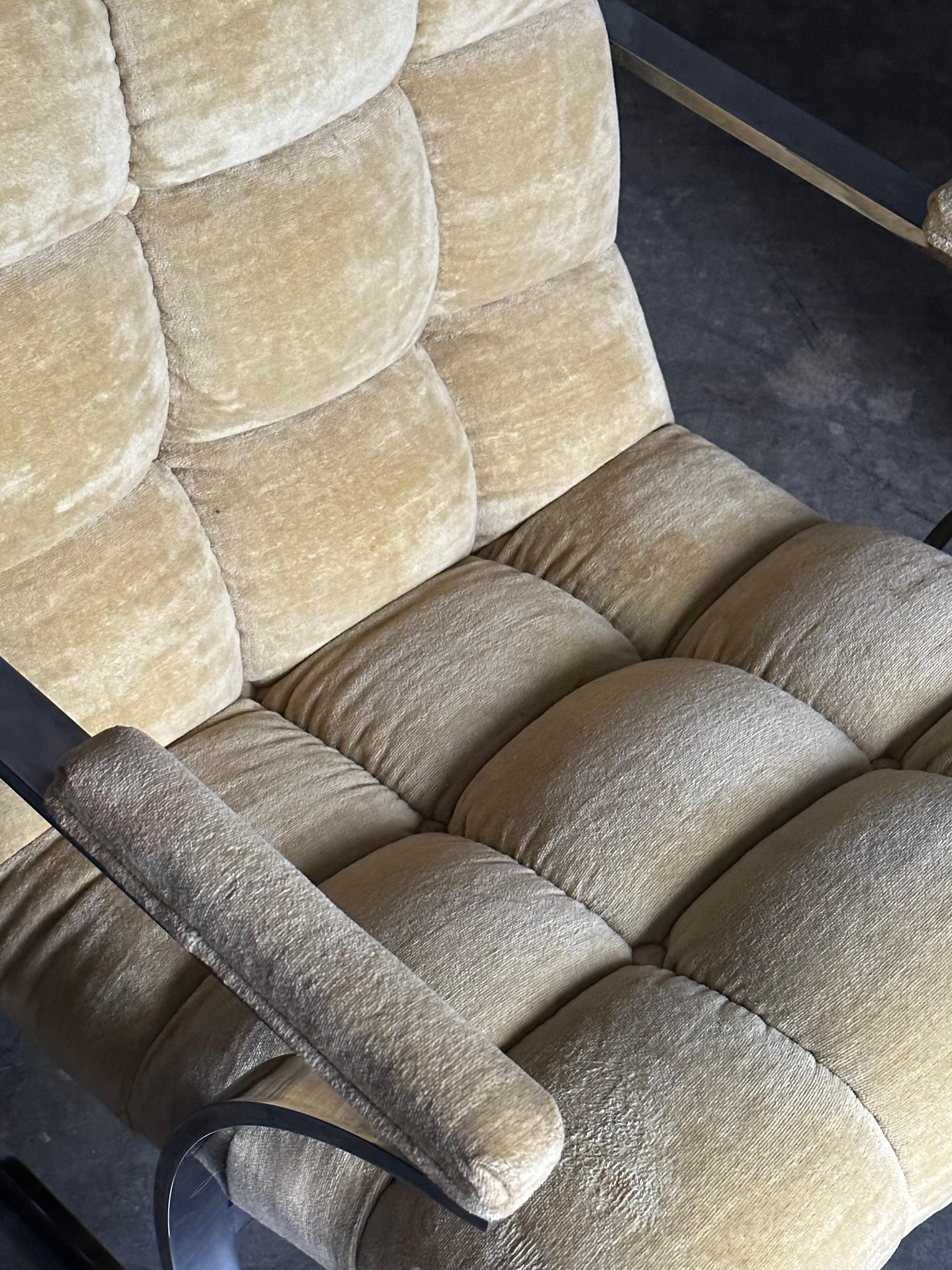 Upholstery 1970s American Designer Chrome Cantilevered Chairs After Milo Baughman