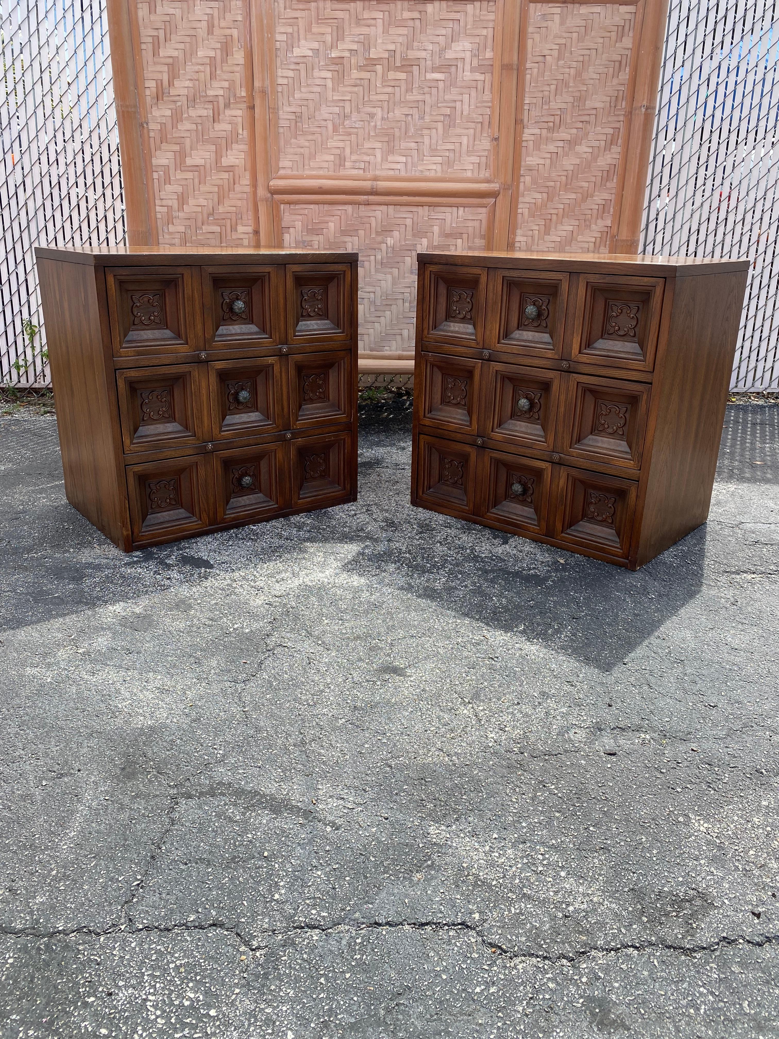 On offer on this occasion is one of the most stunning,  nightstands or end tables you could hope to find. Outstanding design is exhibited throughout. The beautiful set is statement piece and packed with personality!  Just look at the gorgeous