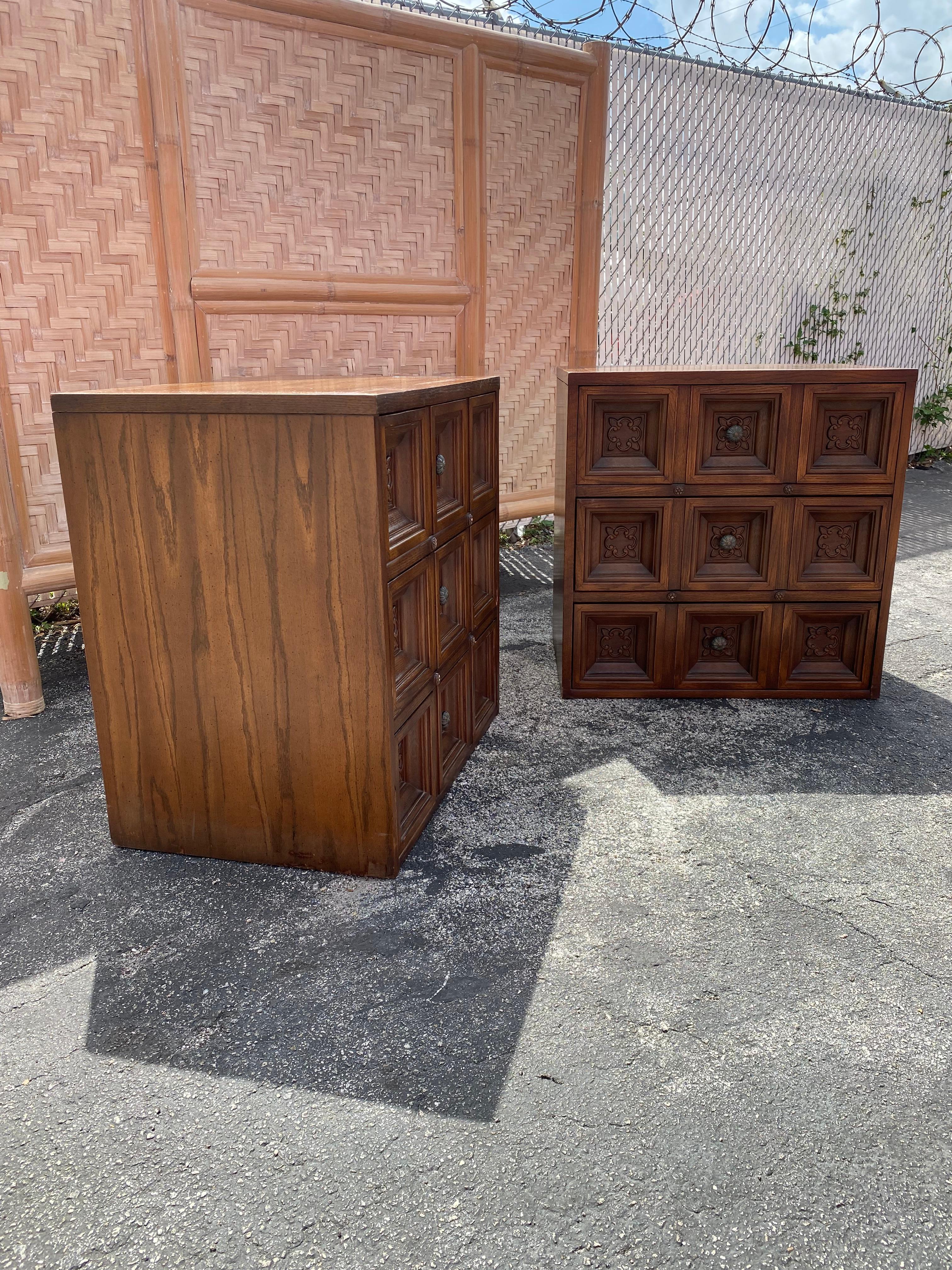 American of Martinsville Brutalist Spanish Night Stand End Tables, Set of 2 In Good Condition For Sale In Fort Lauderdale, FL
