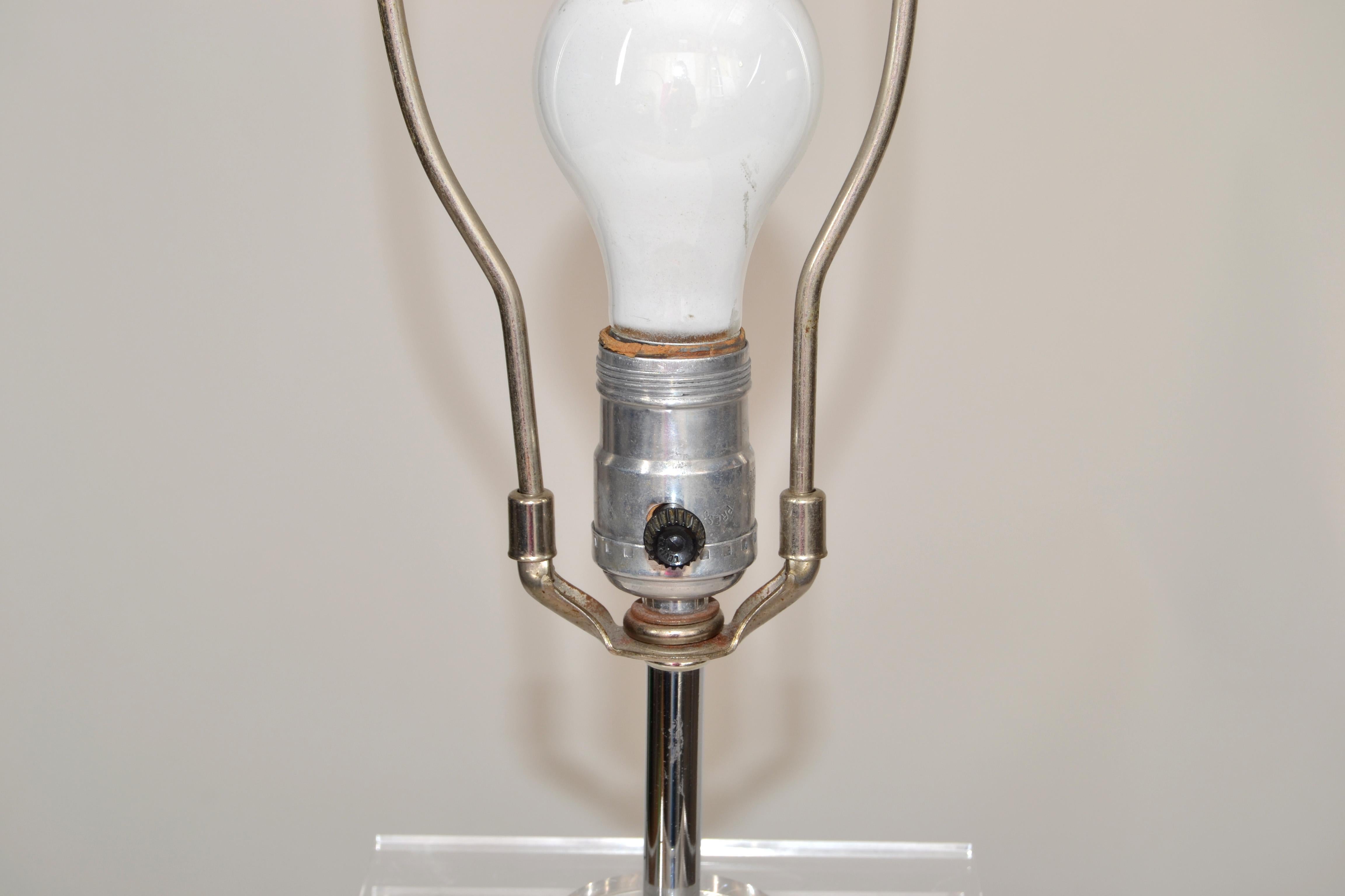 Lampe de bureau américaine en lucite empilée des années 1970, moderne du milieu du siècle dernier en vente 3