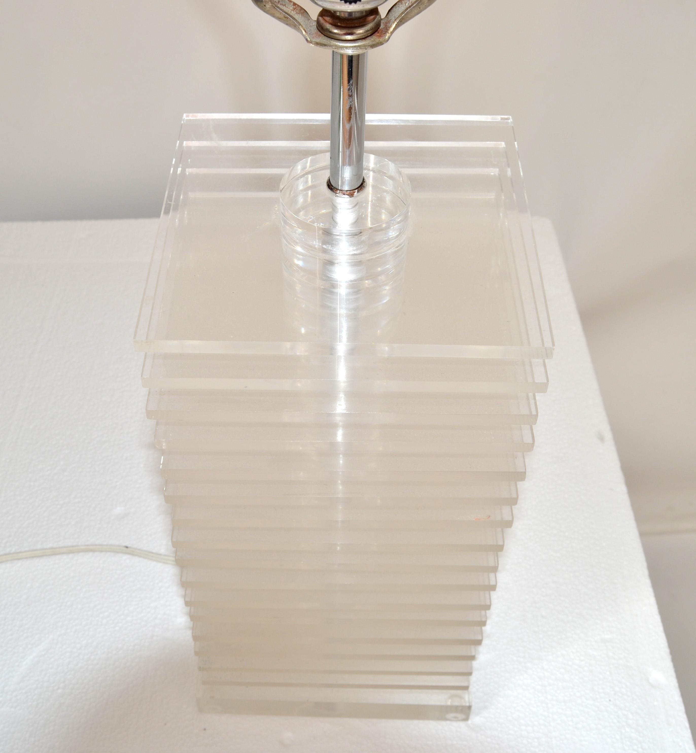 1970s American Stacked Skyscraper Lucite Table Lamp Mid-Century Modern For Sale 2