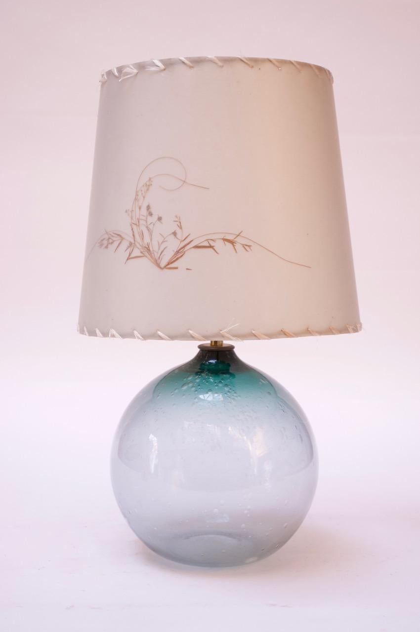 Studio glass lamp with original shade made by renowned glass blower, Richard Harkness (New Hampshire, USA, circa 1970s). Harkness's work can be seen in a number of prestigious galleries and museums, including the Metropolitan Museum of Art in New