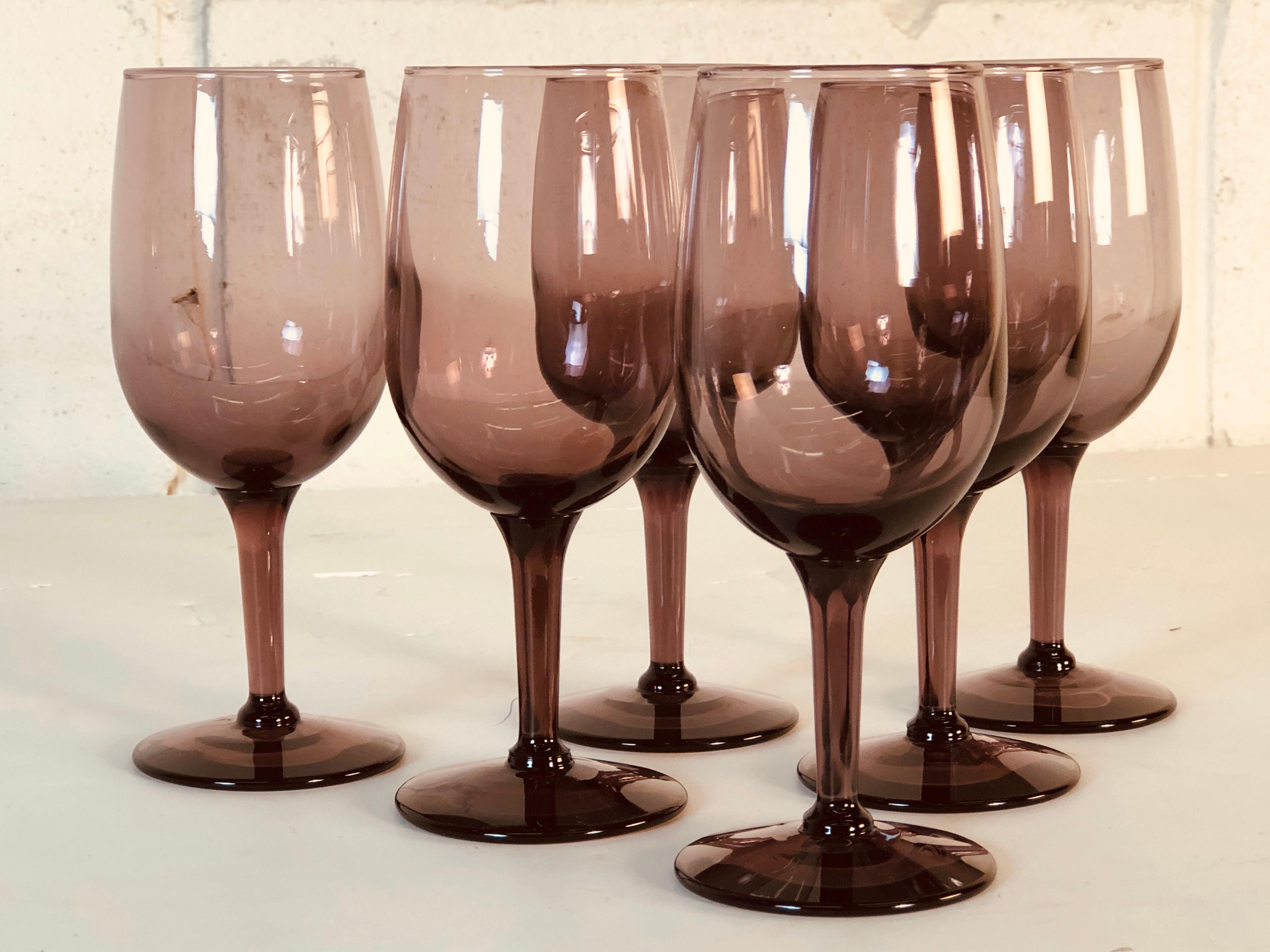 Americano Set di 6 steli da vino in vetro ametista degli anni '70 in vendita