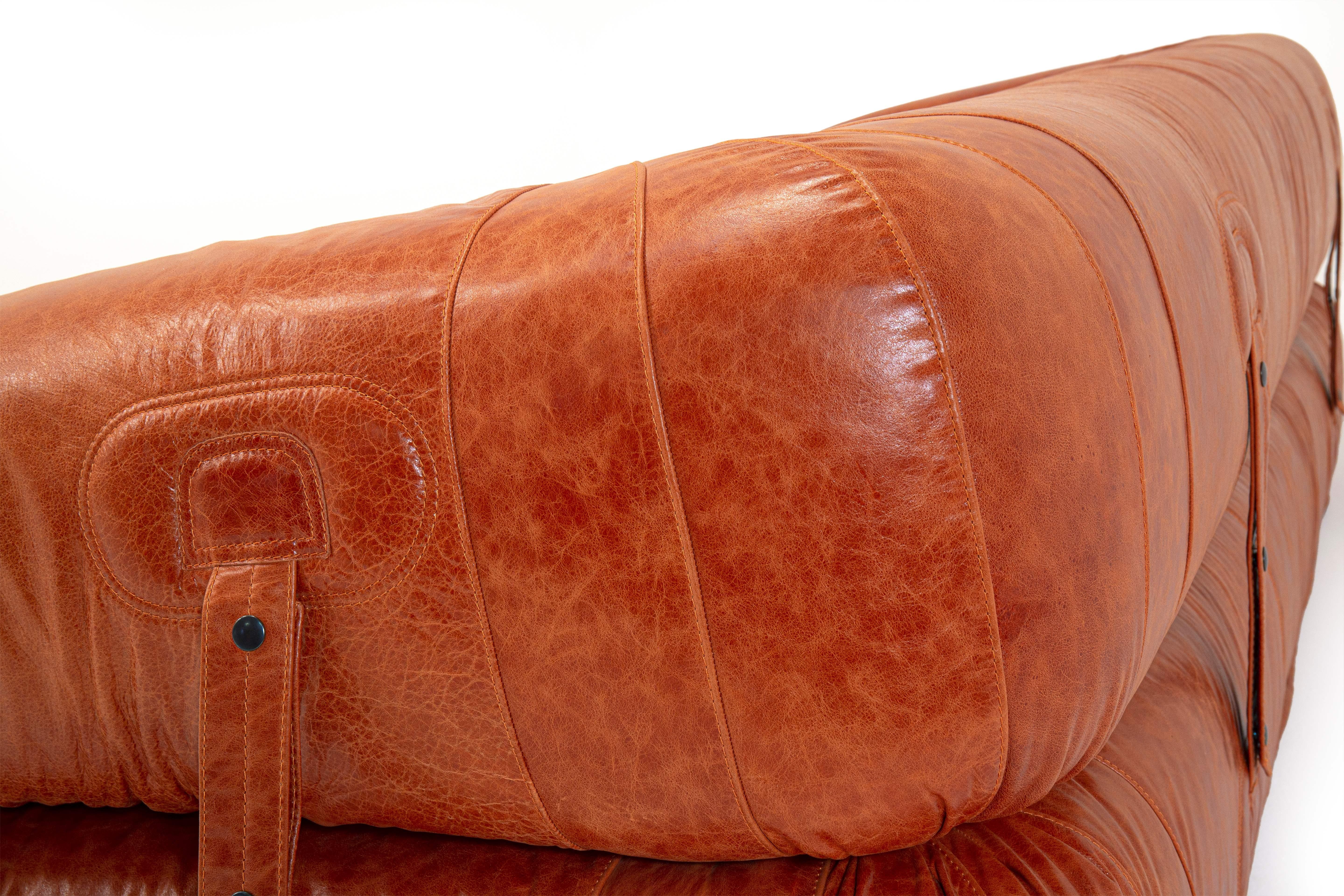 XXIe siècle et contemporain Anfibio canapé pliable en cuir vintage Becchi Giovannetti des années 1970 en vente