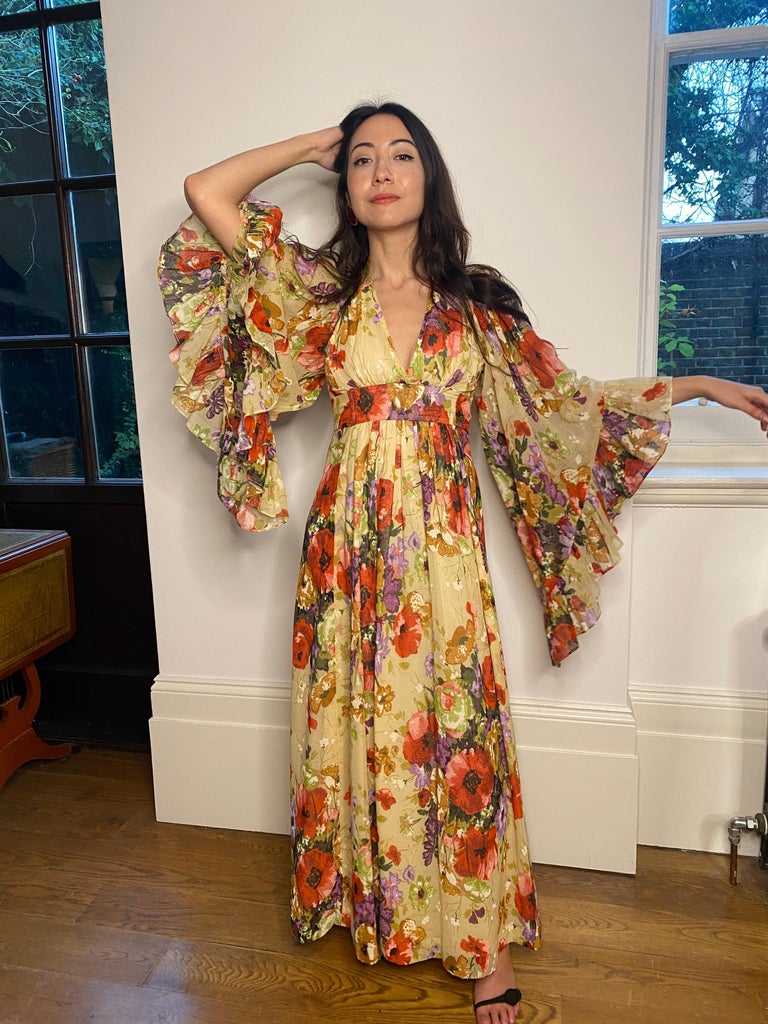 1970s Angel Sleeve Poppy Print Cotton Maxi Dress For Sale at 1stDibs | maxi  artist bleach, 1970s maxi dresses