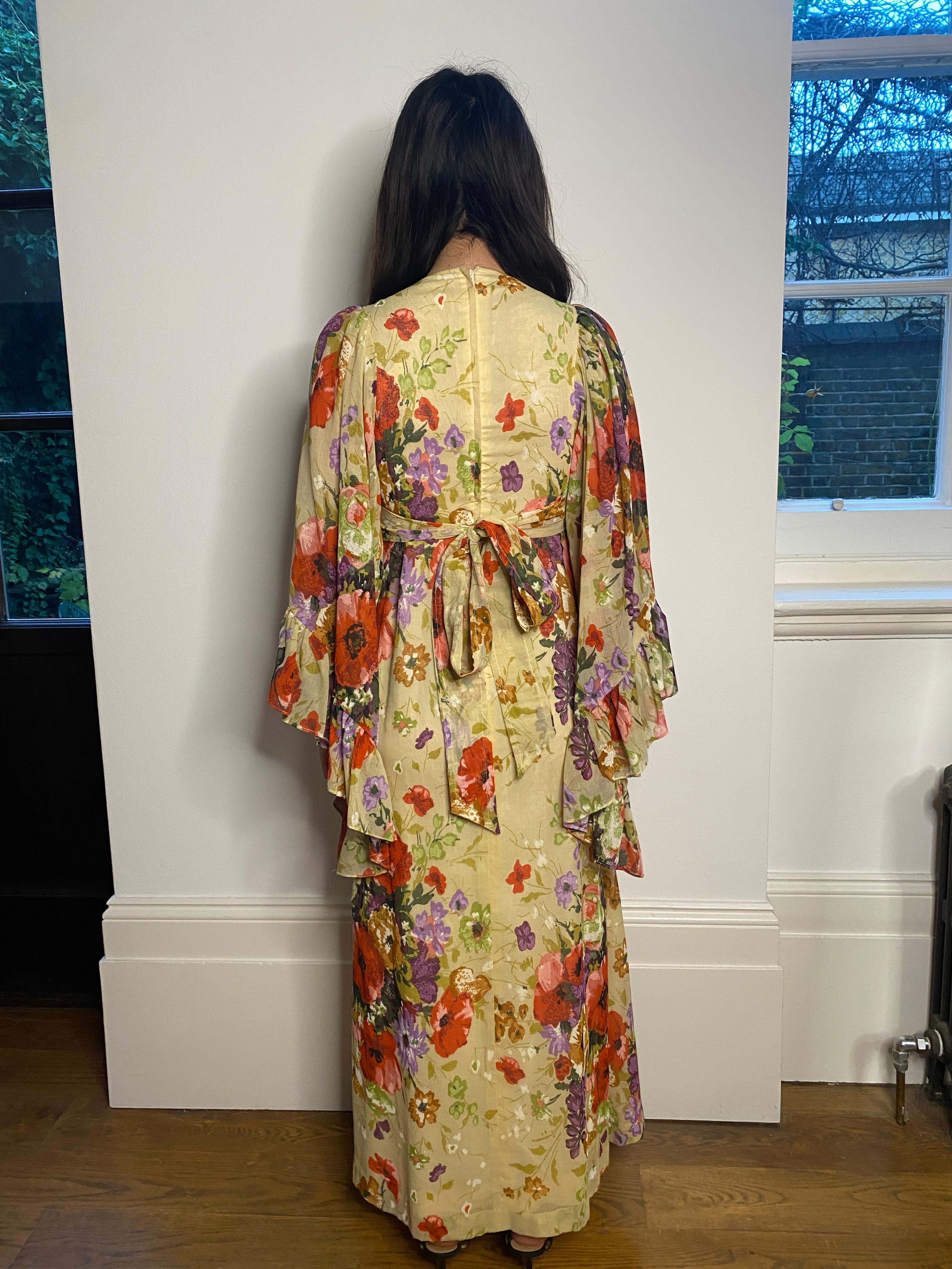1970s Angel Sleeve Poppy Print Cotton Maxi Dress For Sale 2