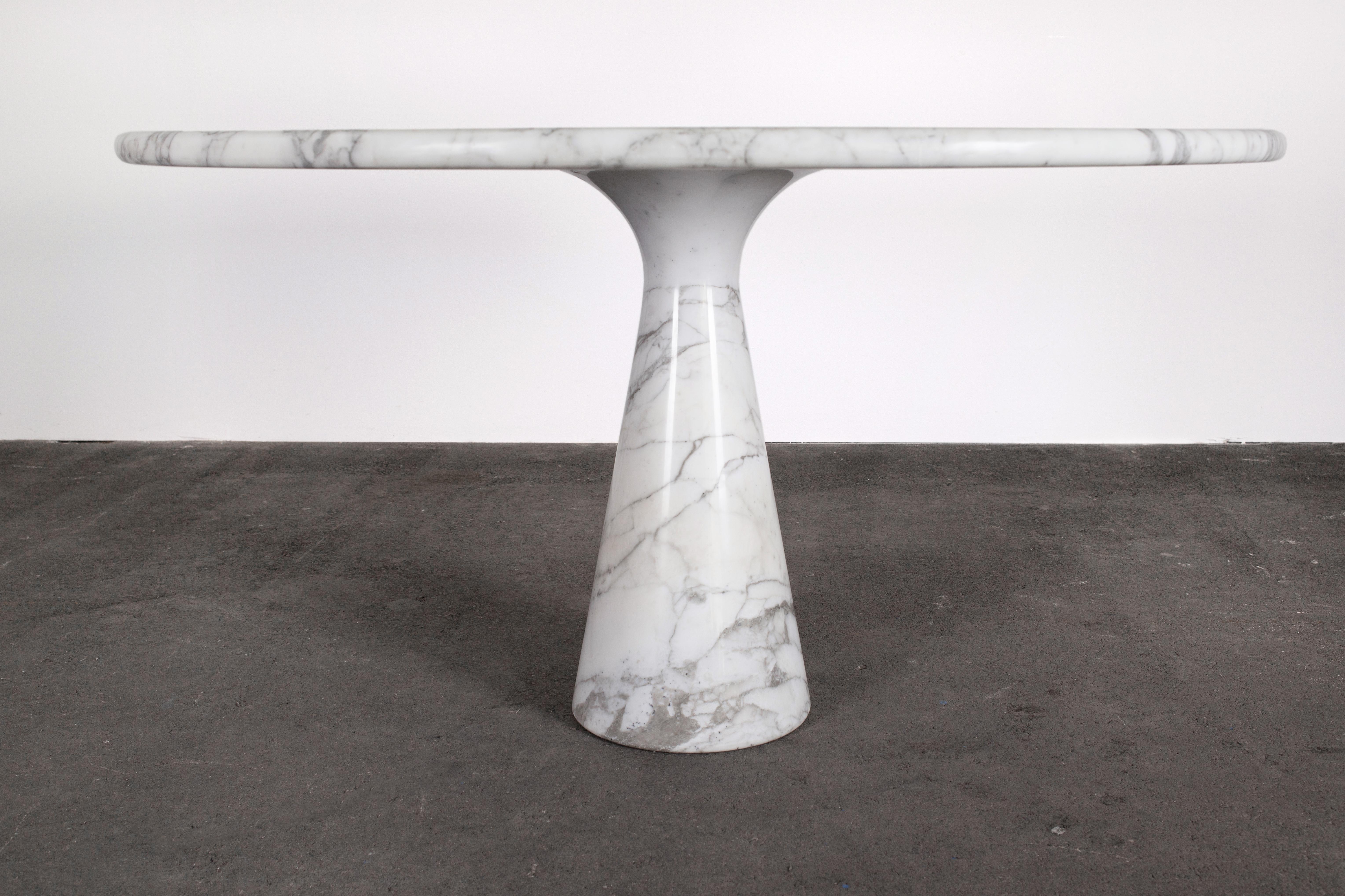 Late 20th Century 1970s Angelo Mangiarotti Dining Table in White Cararra Marble for Skipper, Italy For Sale