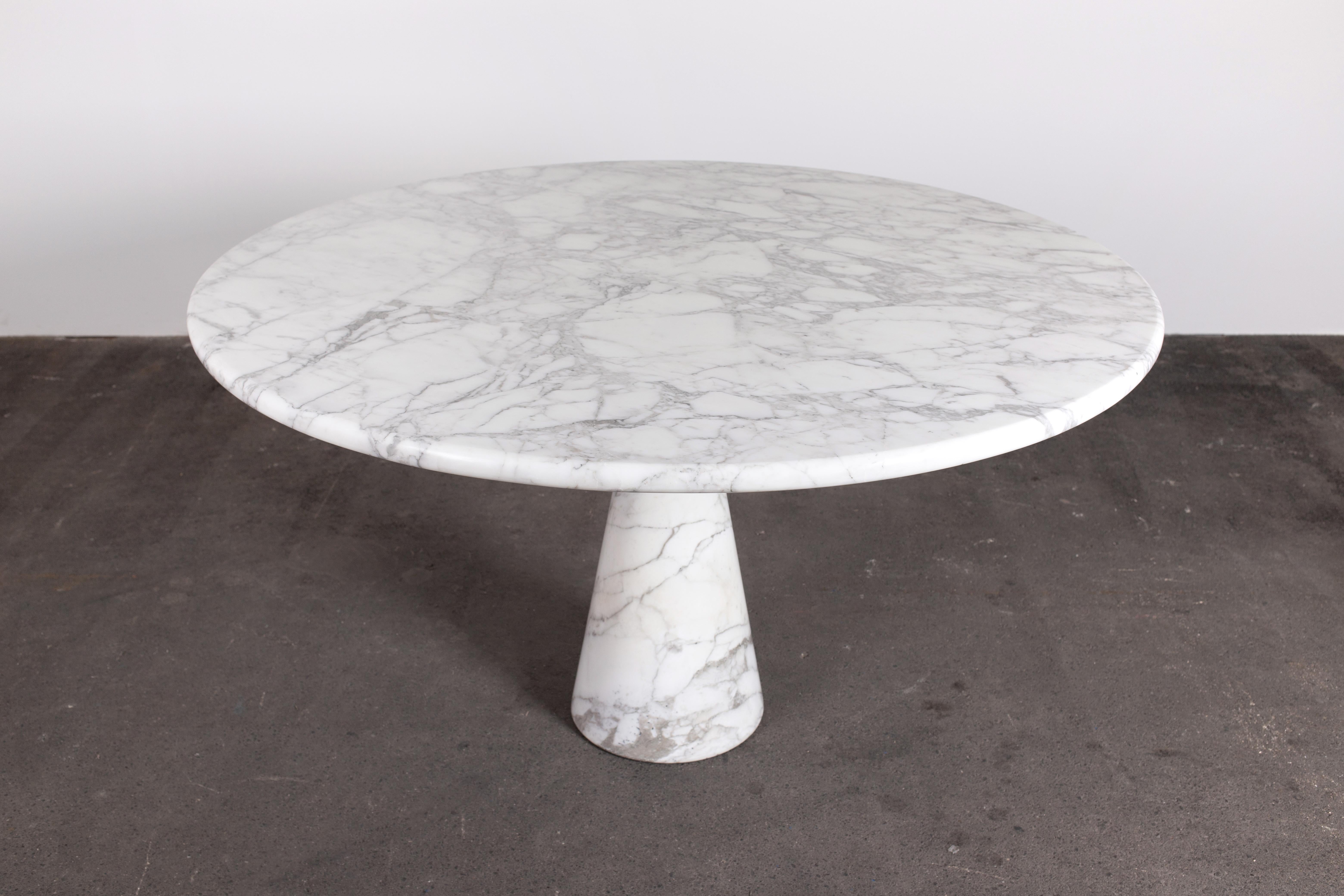 Mesa de comedor Angelo Mangiarotti de los años 70 en mármol blanco de Cararra para Skipper, Italia Mármol en venta