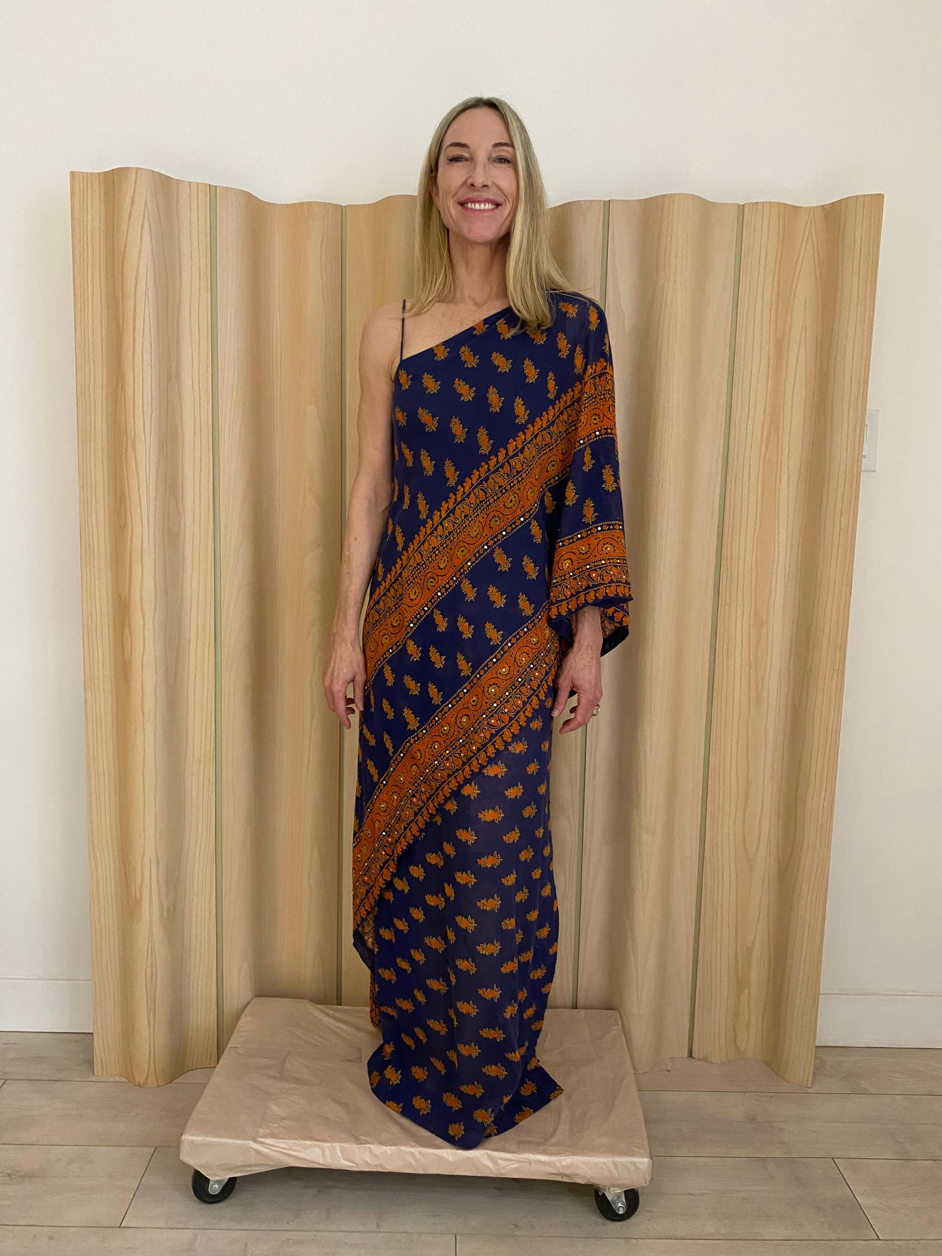 1970s Anne Fogarty One Shoulder Sari Inspired Blue and Orange Print Summer Dress In Good Condition In Beverly Hills, CA