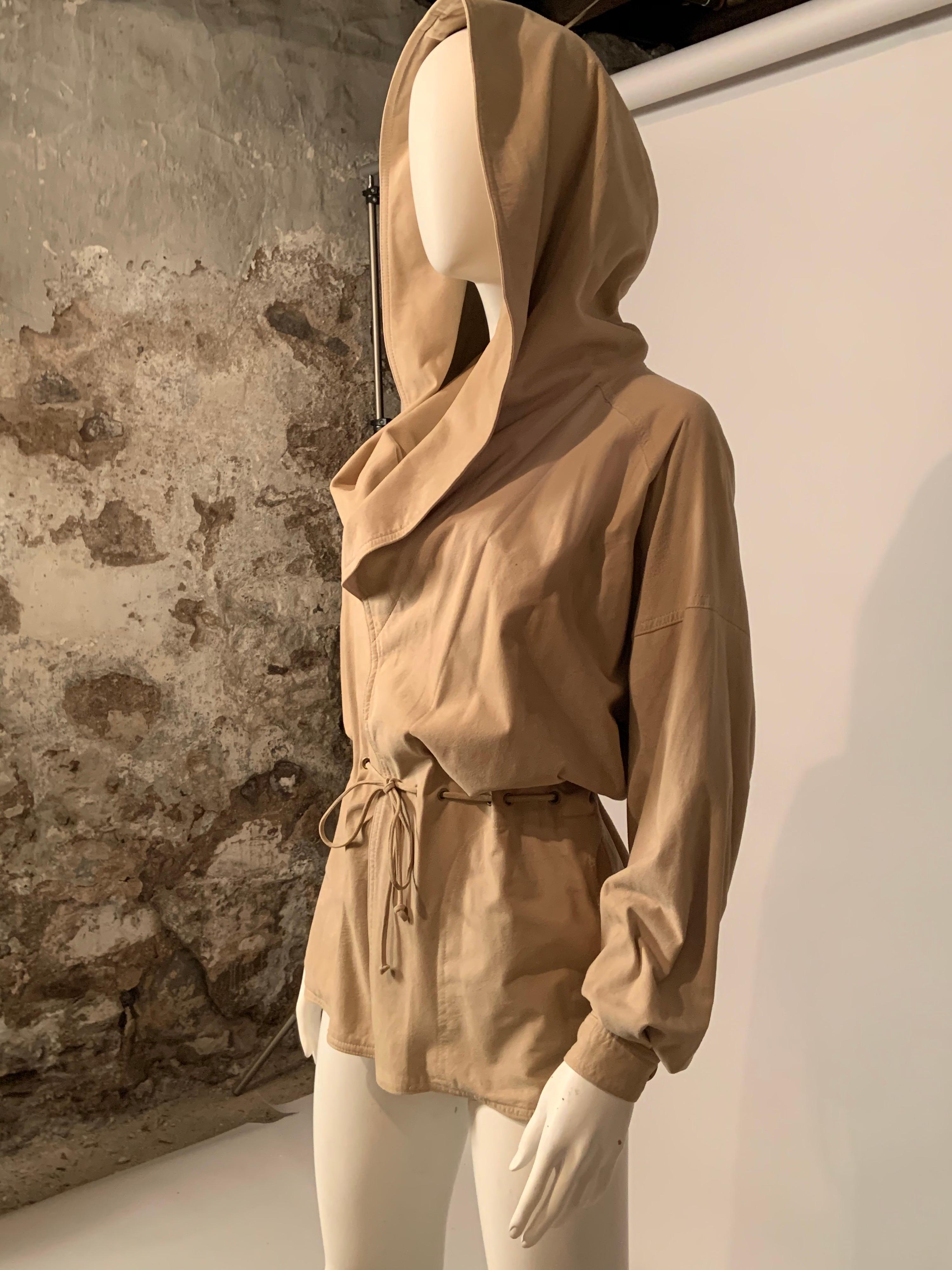 1970's Anne Klein Pale Beige Chamois Suede Jacket with Hood  In Good Condition In New Hope, PA